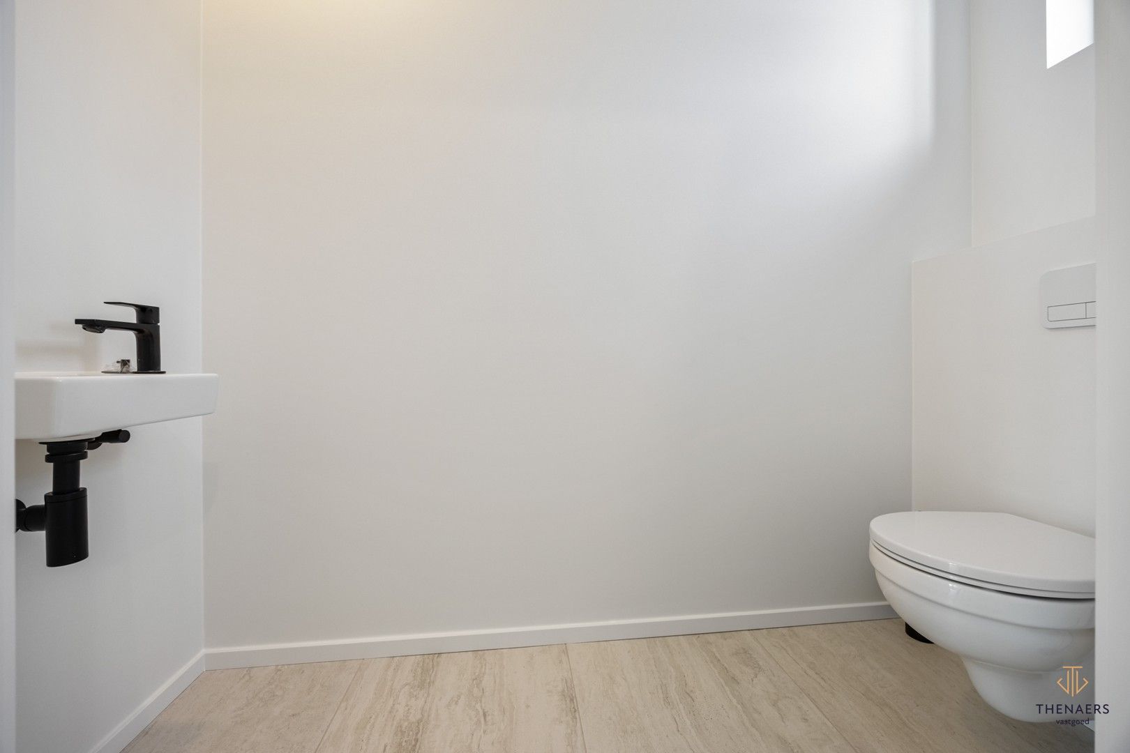 INSTAPKLARE LUXE EN ENERGIEZUINIGE NIEUWBOUWWONING MET 3 SLAAPKAMERS EN AANGELEGDE TUIN. foto 9