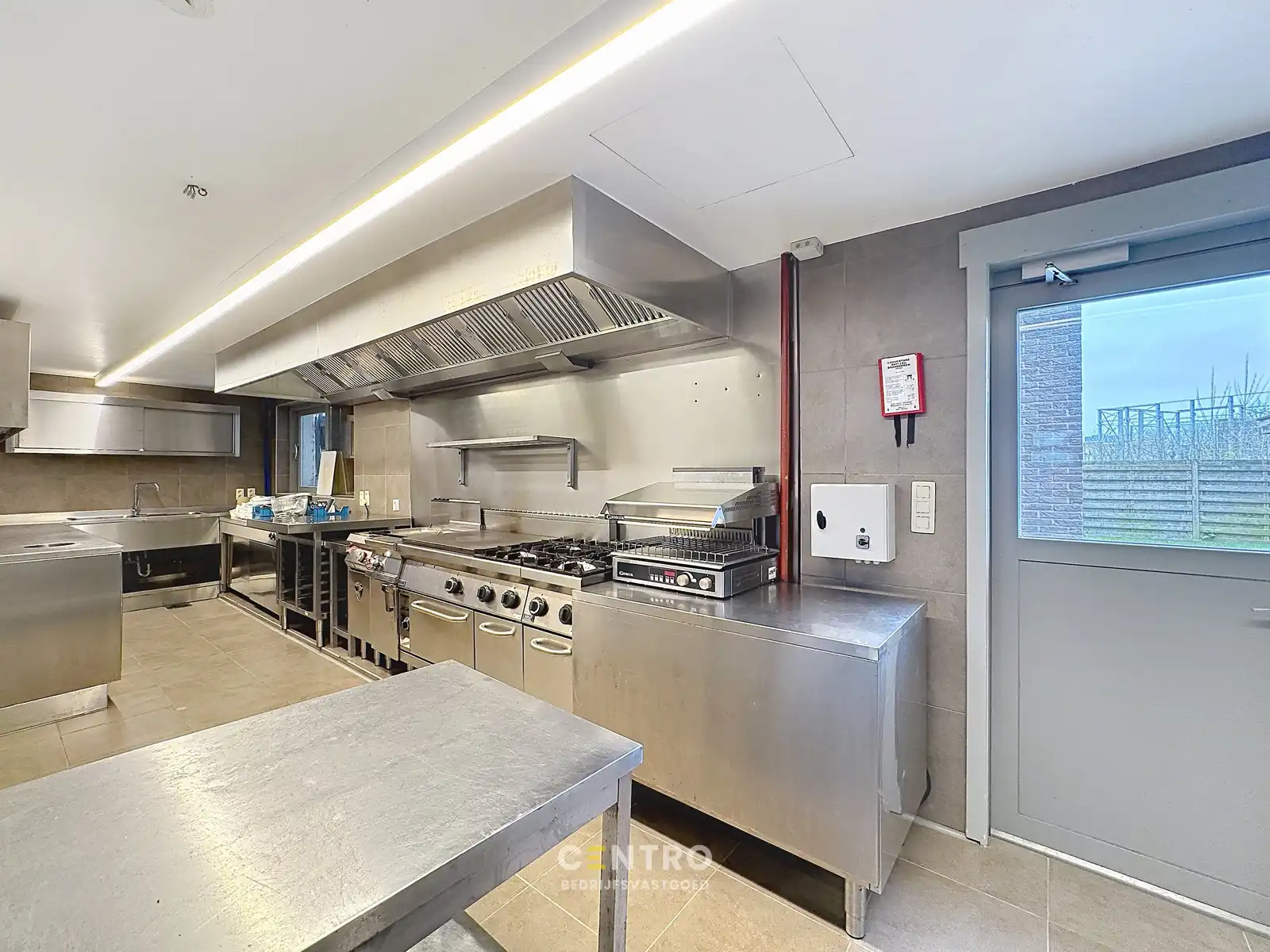 Volledig ingericht restaurant met woonst op CHARMANTE ligging te Oostende! foto 10