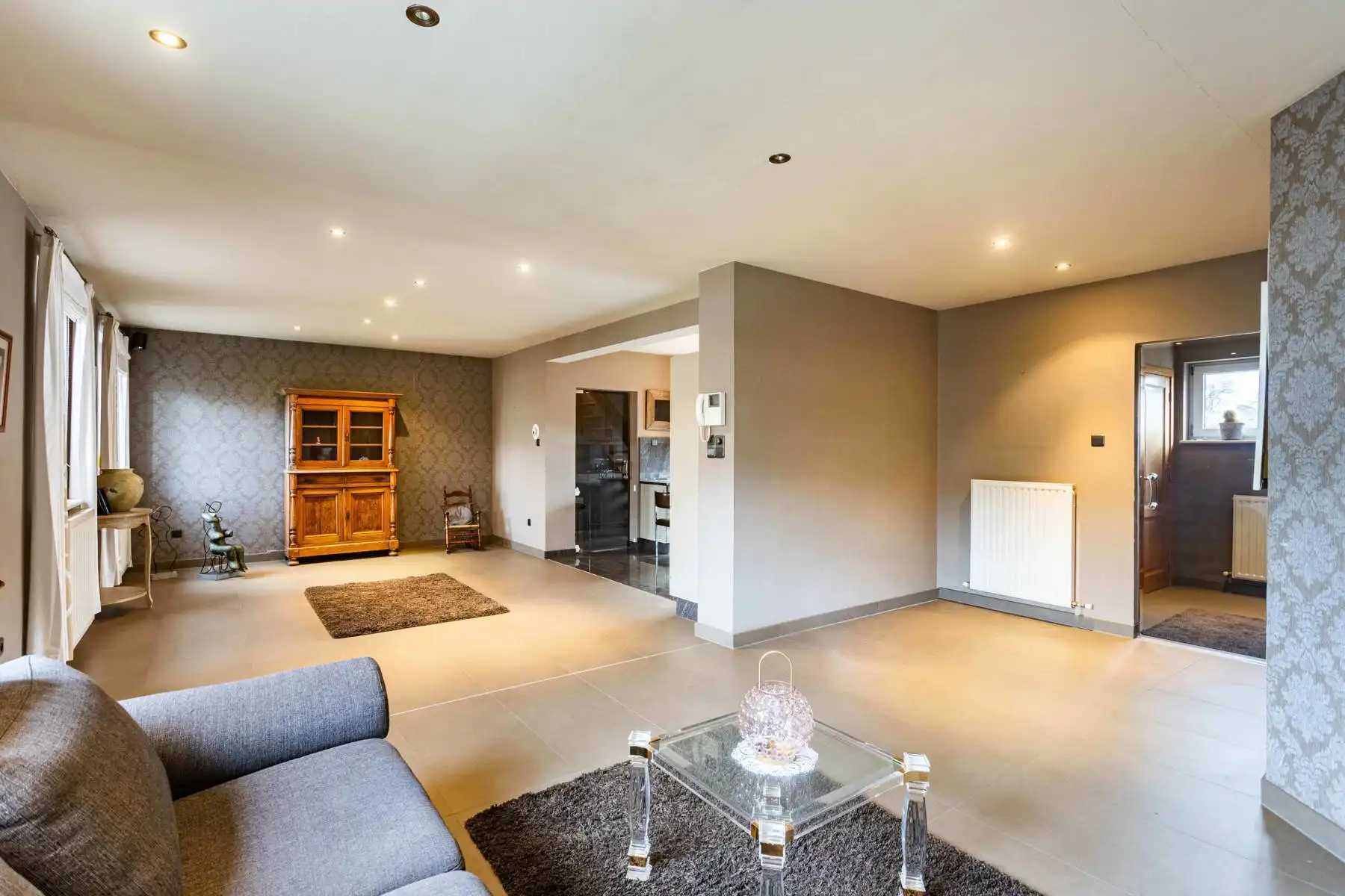 Polyvalente woning met tuin:  momenteel 2 appartementen garage en groot magazijn! foto 13