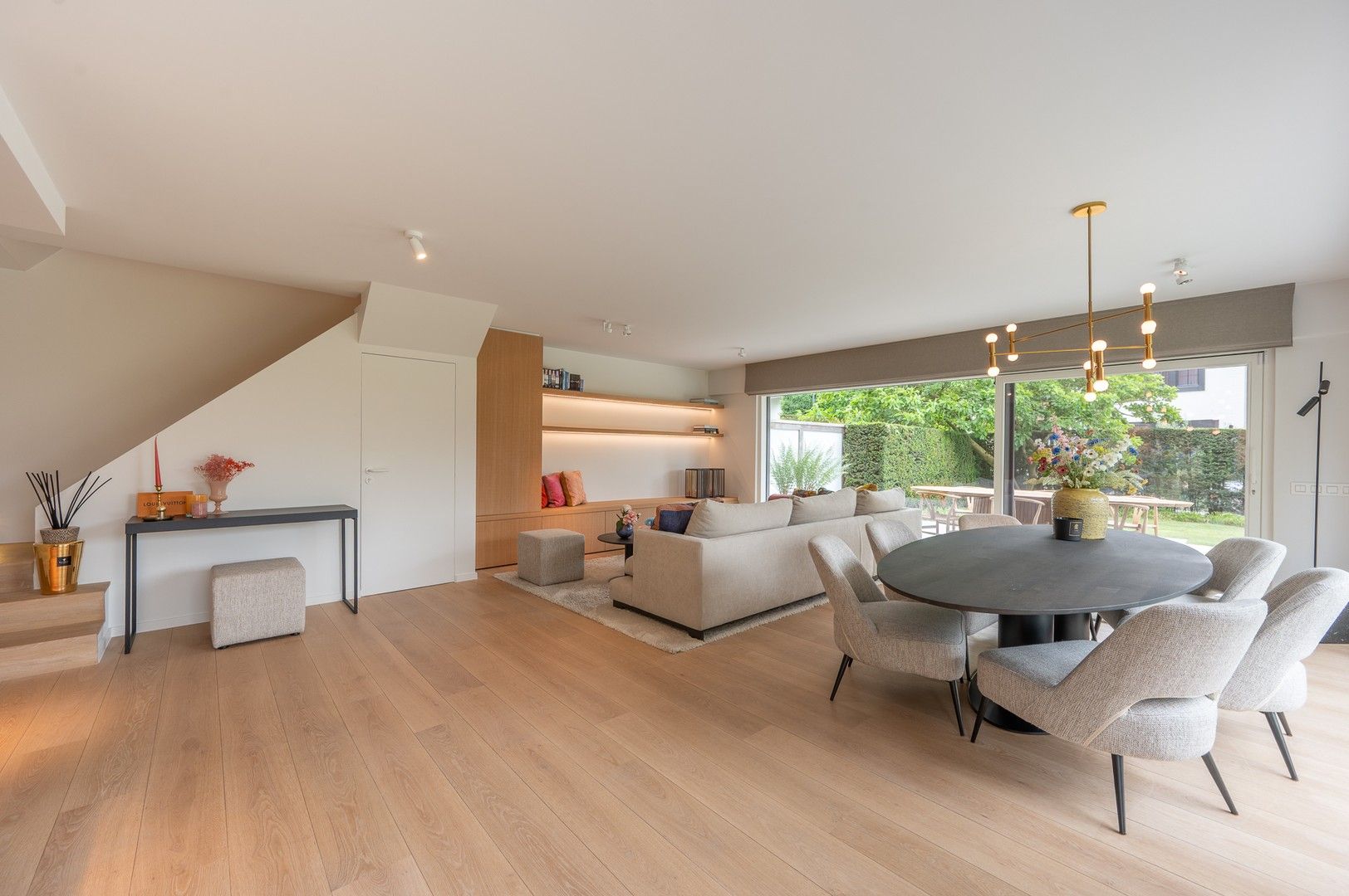 Magnifiek tuinappartement met tuin op het zuid-westen, rustig gelegen in het Zoute. foto 3