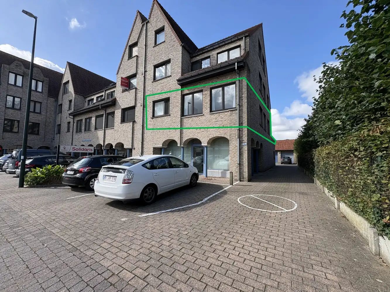 Lichtrijk appartement in het centrum van Torhout + garage foto {{pictureIndex}}