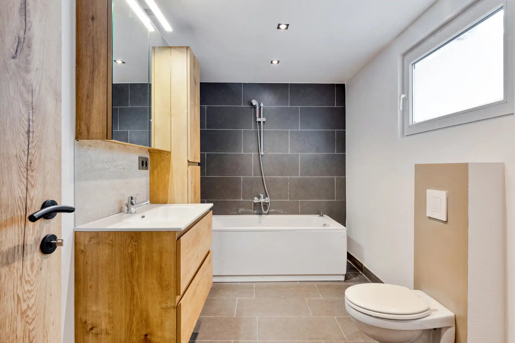 Gerenoveerde rijwoning met 3 slaapkamers in het centrum  foto 8