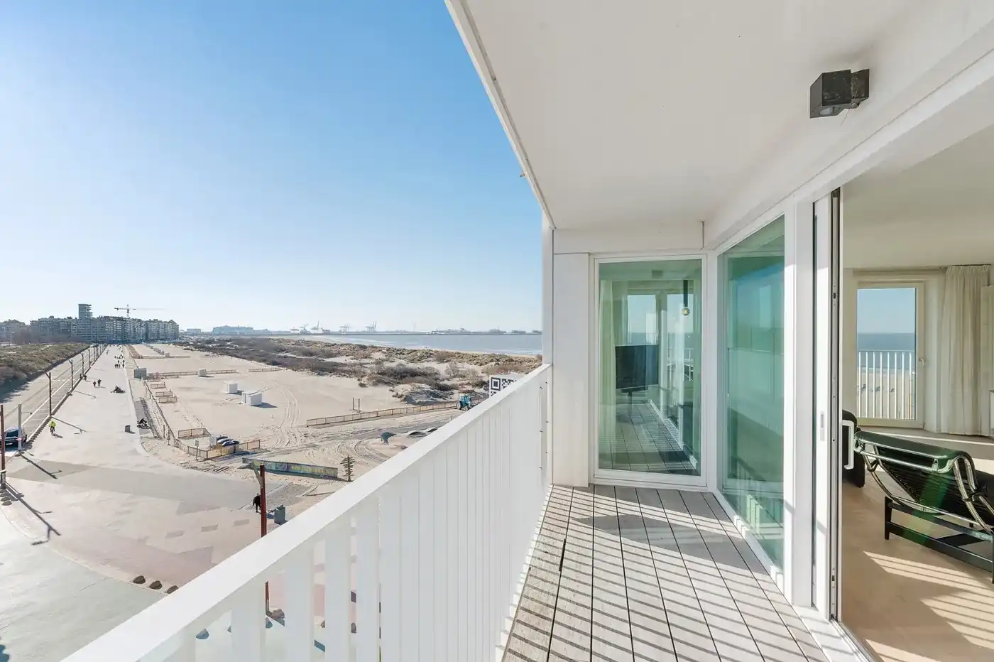 Ruim hoekappartement met zonneterrassen in de recente residentie Cap Horn foto 8