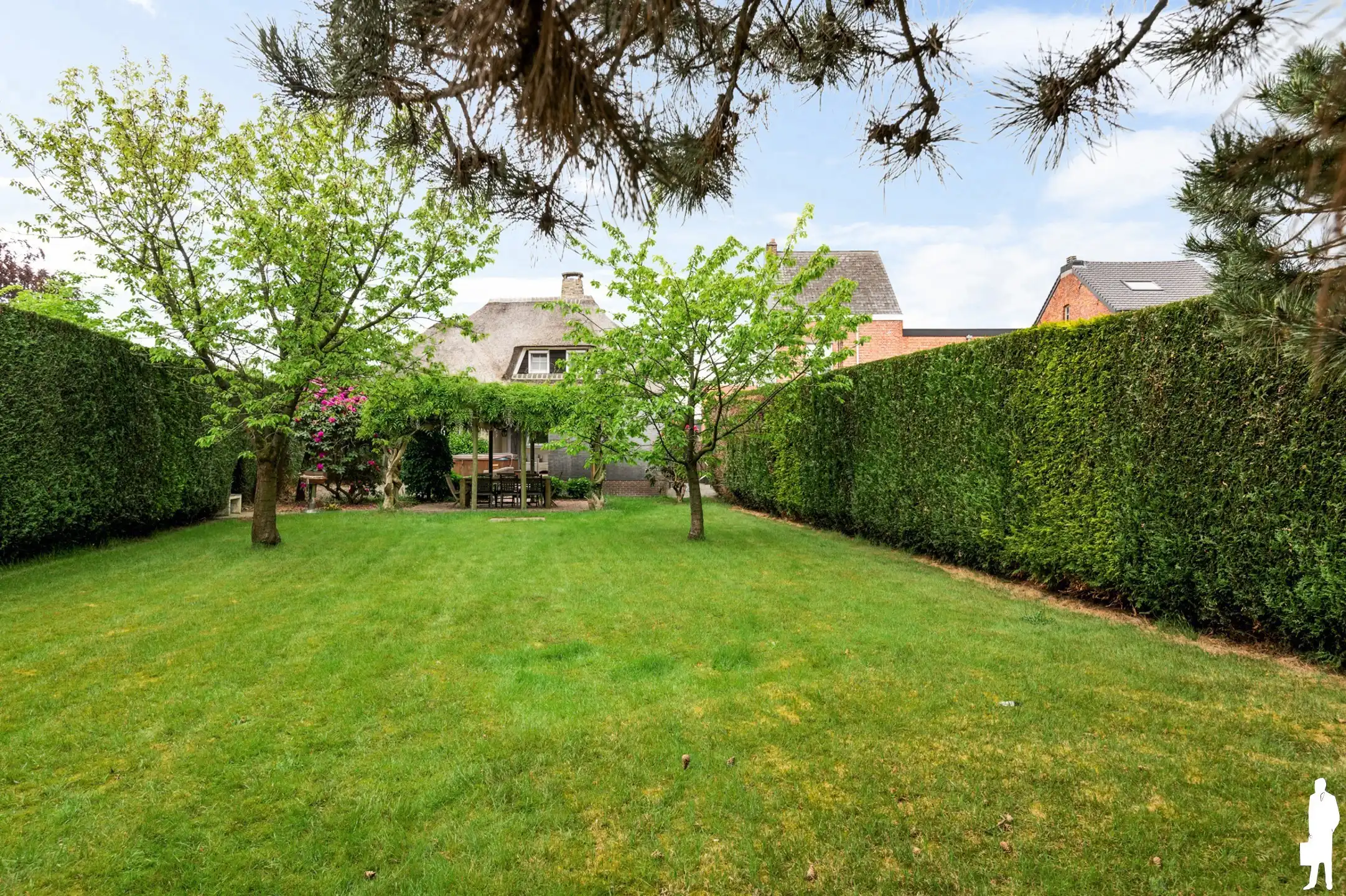 Charmante villa met 4 slpks, 2 badks en tuin met privacy foto 18