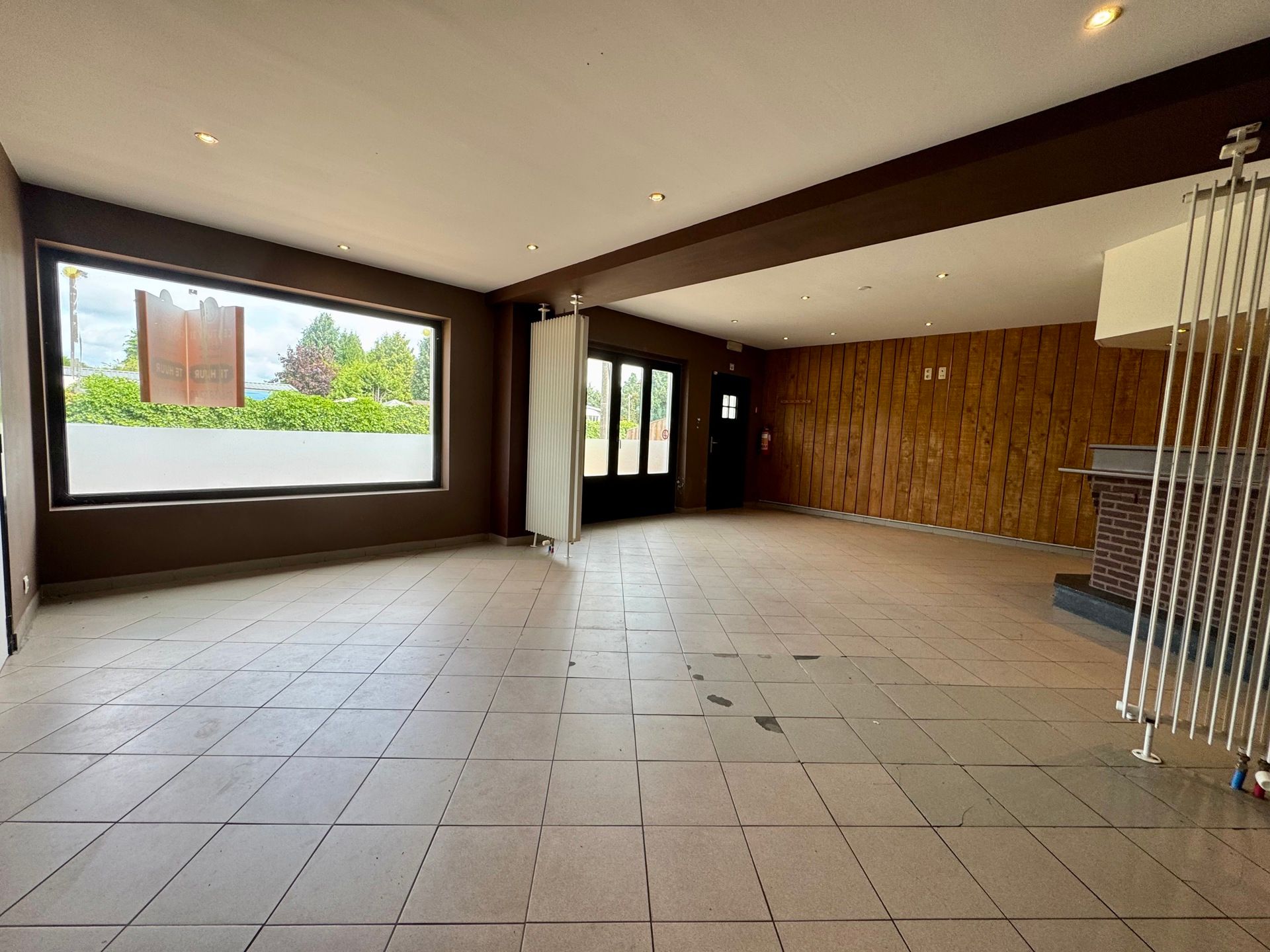 Kantoorruimte met duplex-appartement te Langdorp foto 3