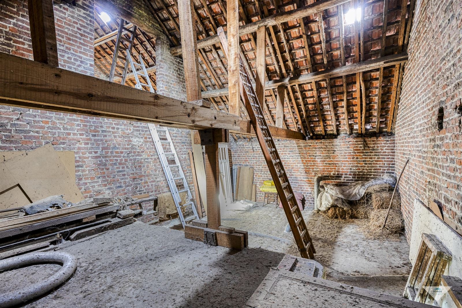 Te renoveren huis op groot perceel foto 16
