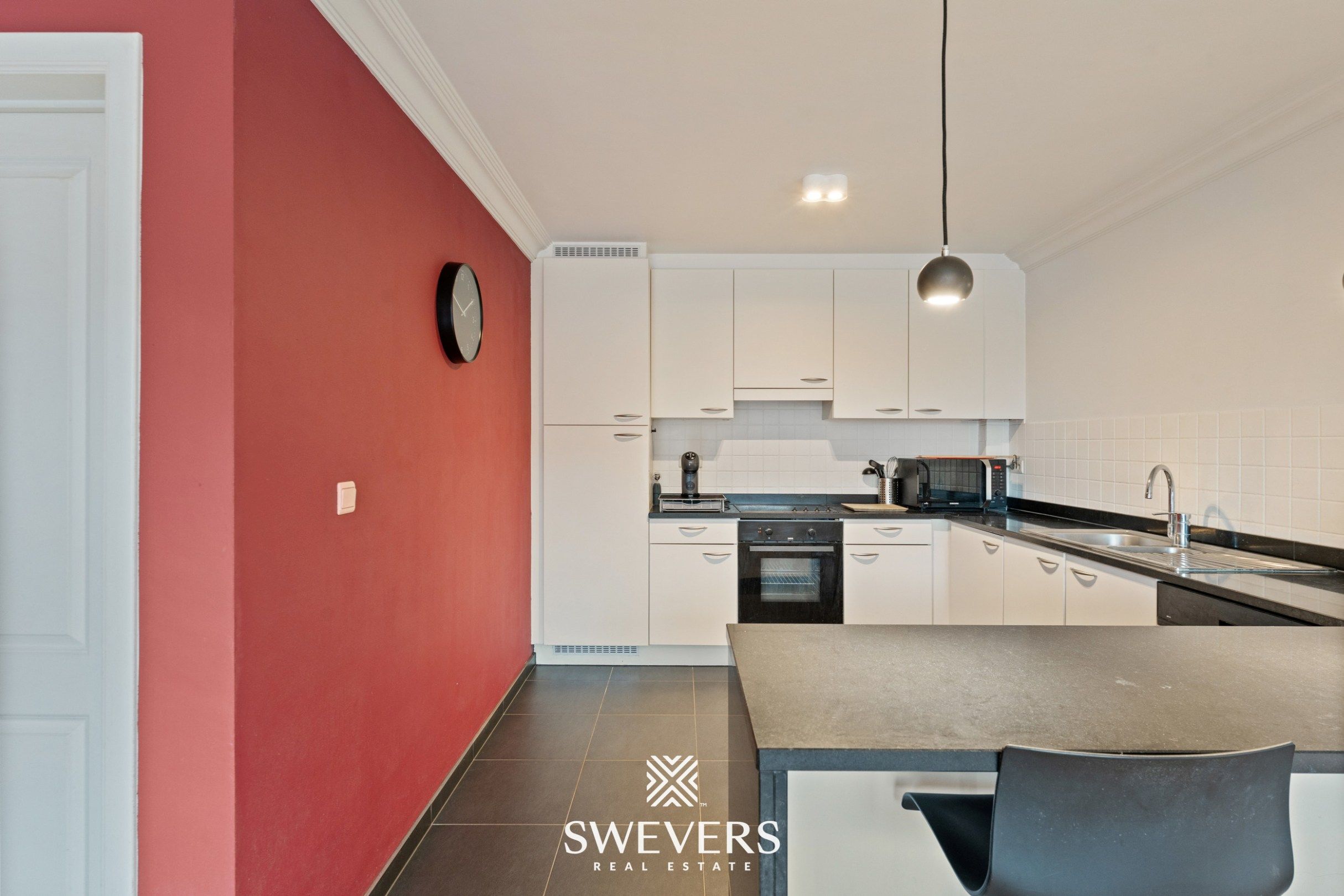 Lichtrijk Appartement met Zuidterras in Hartje Koersel. foto 13