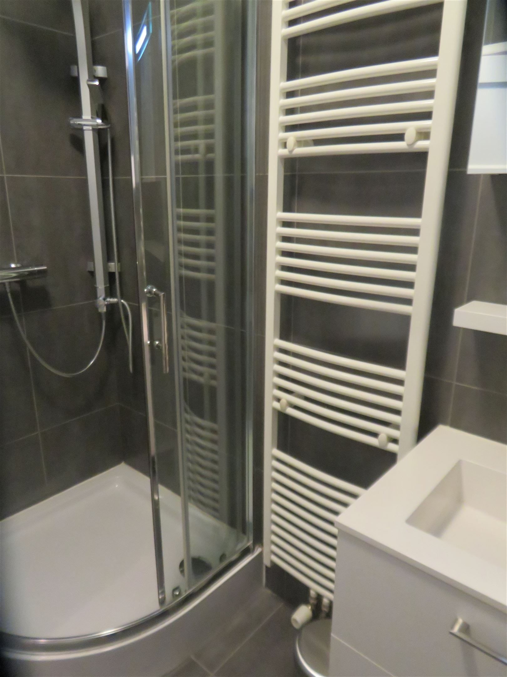 Gemeubeld 2 slaapkamerappartement vlakbij Antwerpen centrum foto 7