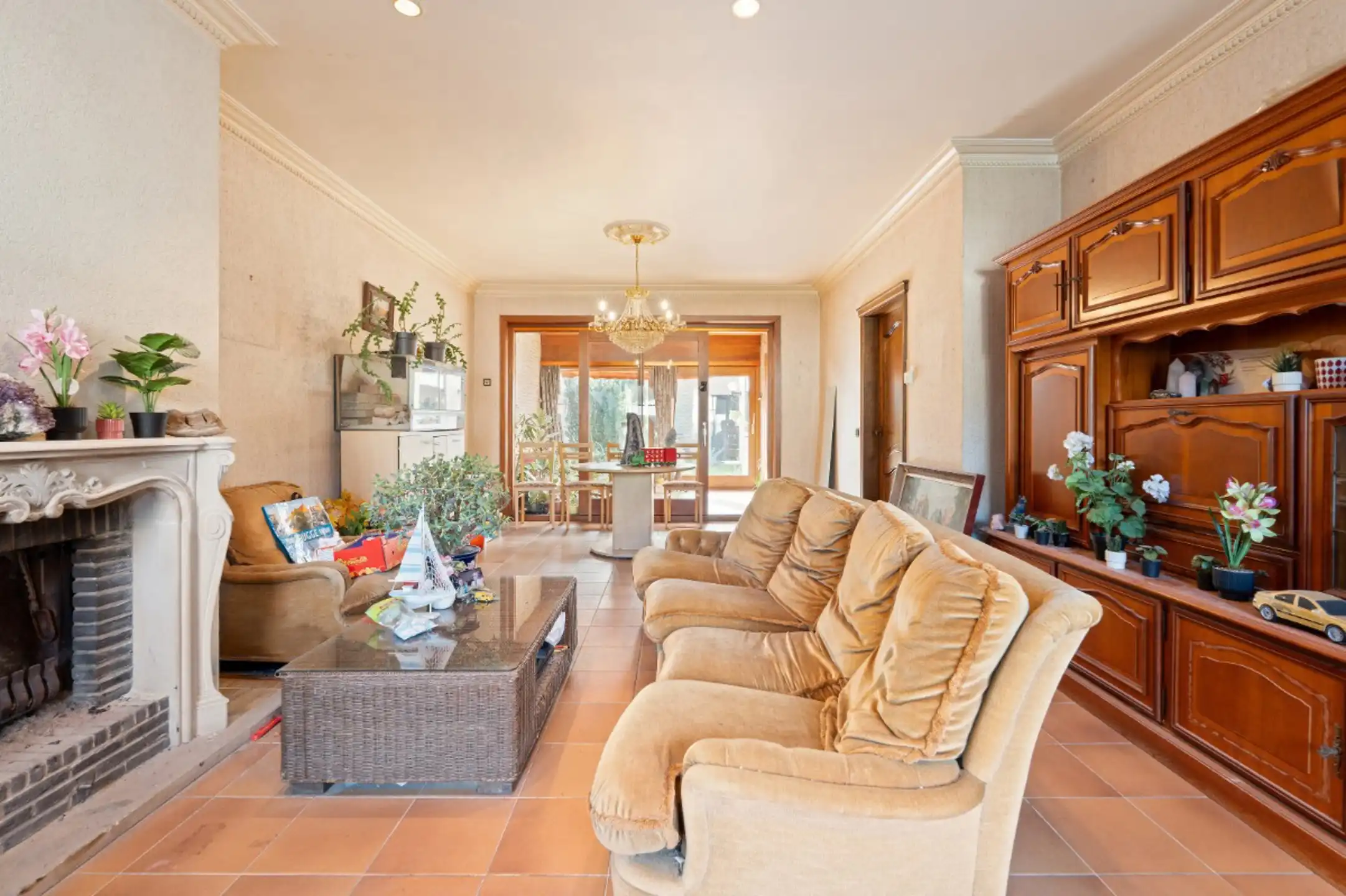 Centraal gelegen burgerwoning met garage en ruime tuin foto 6