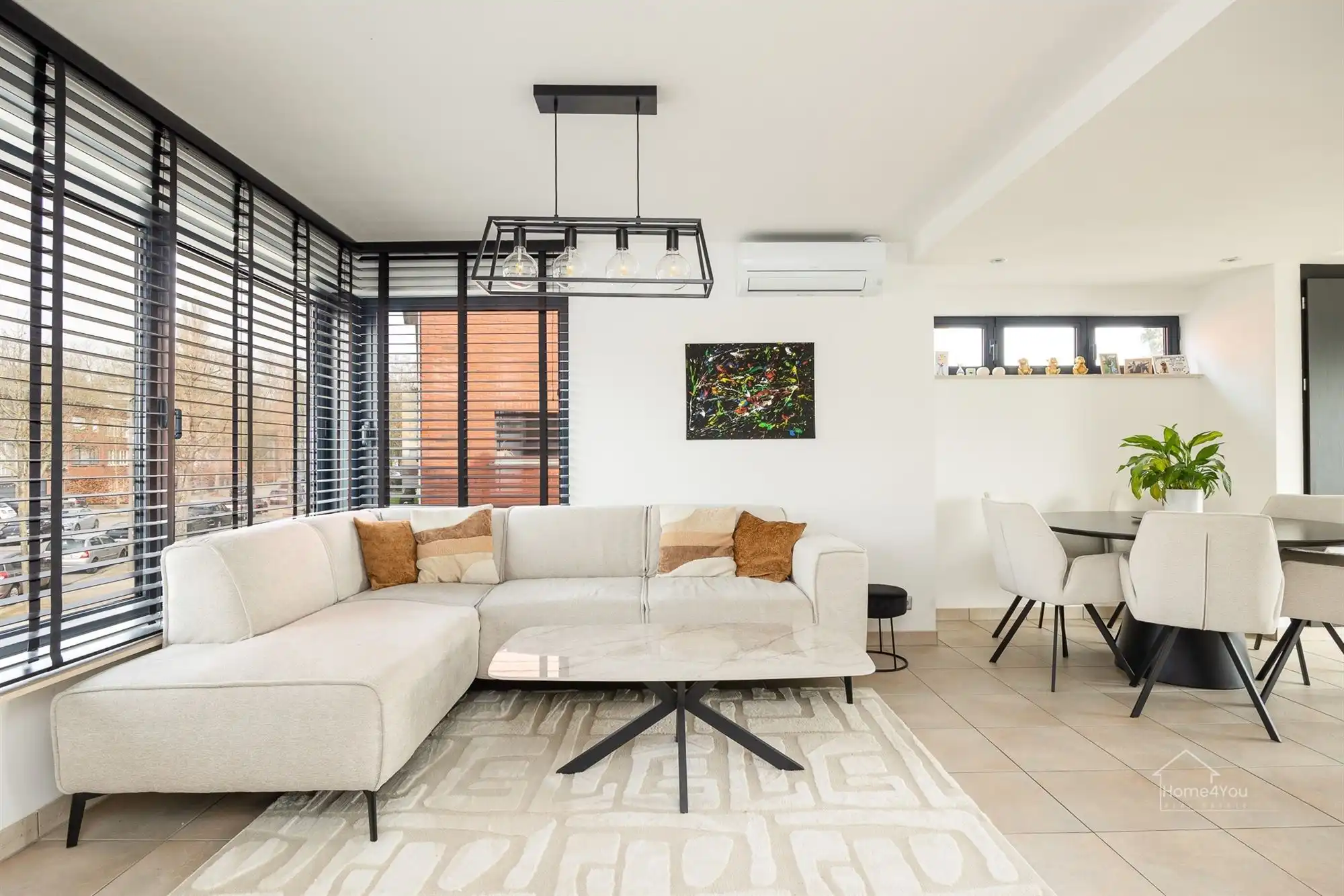 Gerenoveerd duplexappartement met privé-ingang en terras foto 10