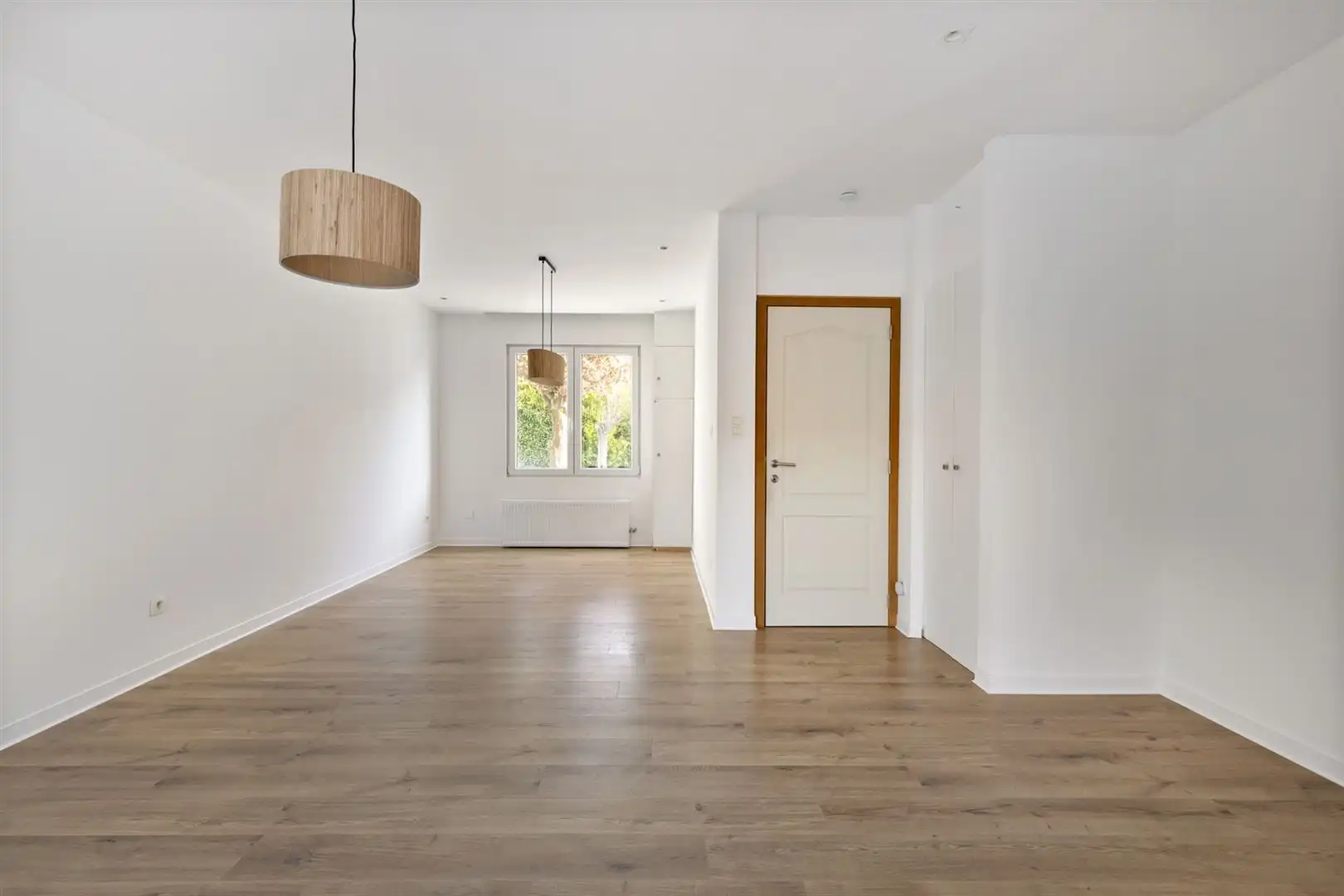 Volledig gerenoveerde instapkare woning ! foto 12