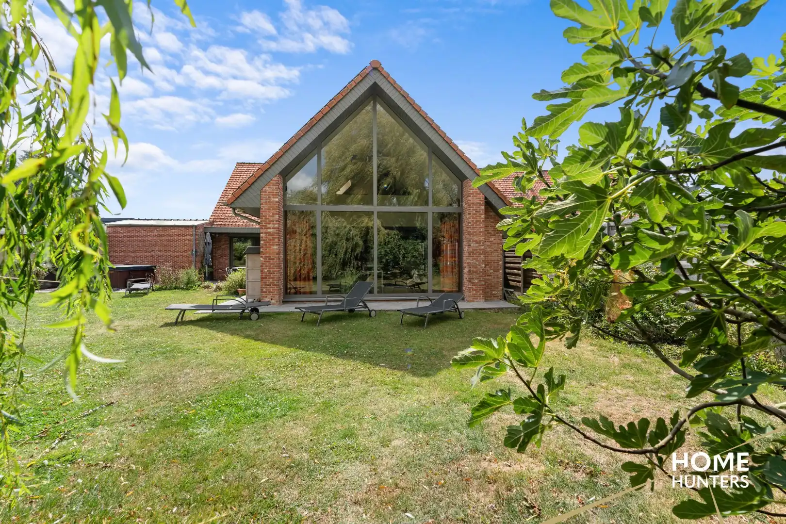 Instapklare exclusieve eigendom met historisch bijgebouw en hoogwaardige afwerking in een oase van rust en ruimte foto 31