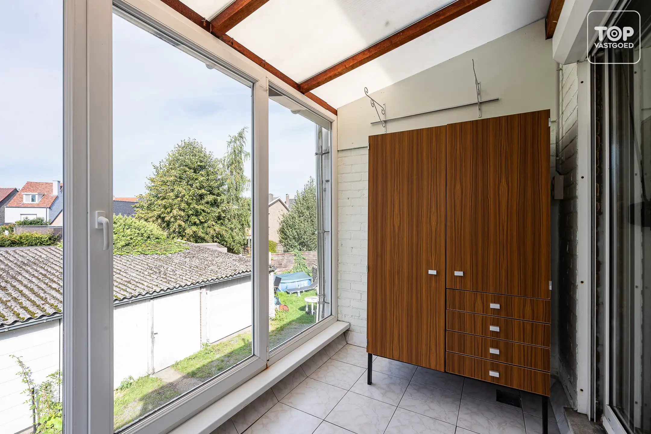 Appartement met twee slaapkamers, zonnige tuin en garage  foto 10