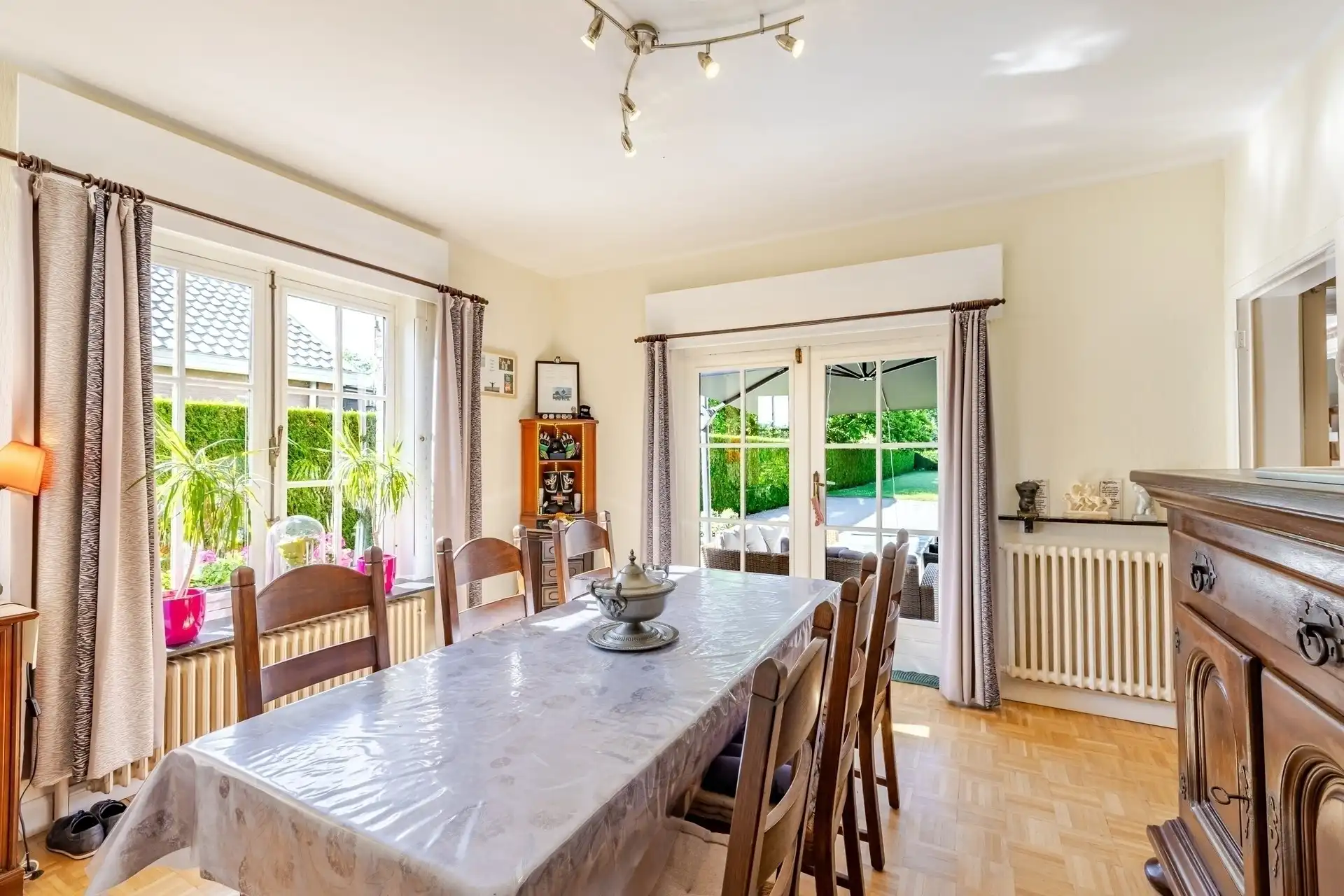 Karaktervolle villa in het charmante Schellebelle met grote tuin foto 8