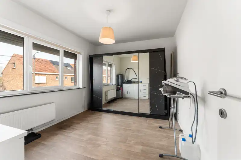 Roeselare : Instapklare, volledig gerenoveerde woning met zonnige tuin aan de rand van de stad (opp 241 m²) foto 10