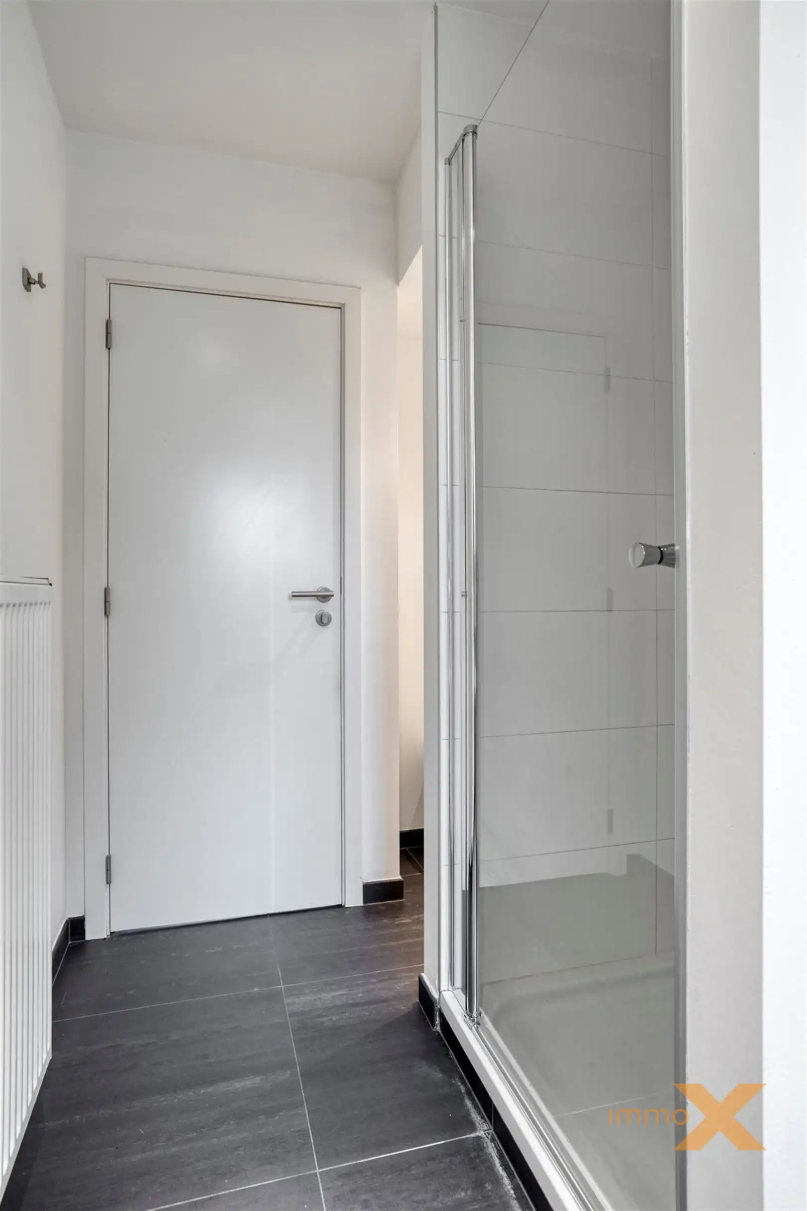 RECENTE INSTAPKLARE LICHTRIJKE RUIME WONING foto 18