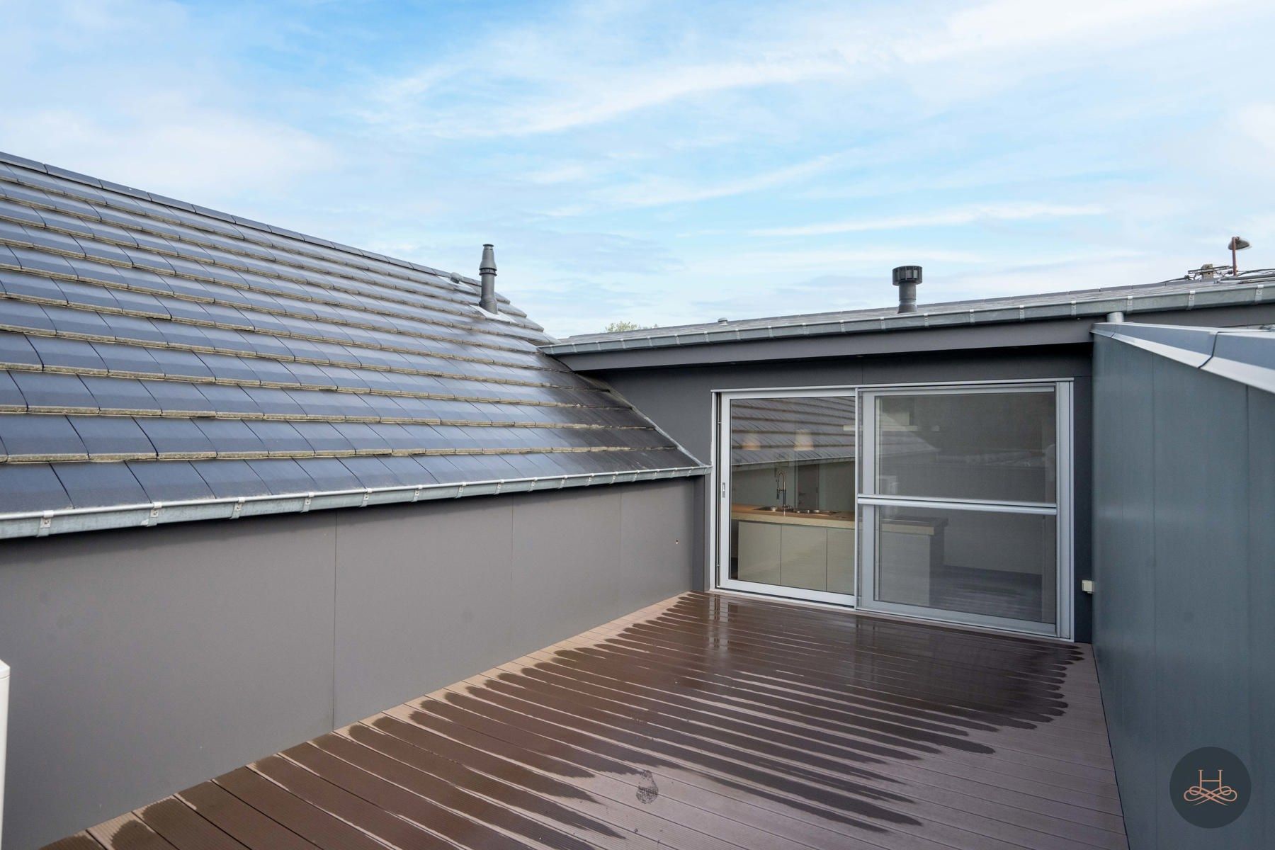 Ruim appartement met grote garage foto 16