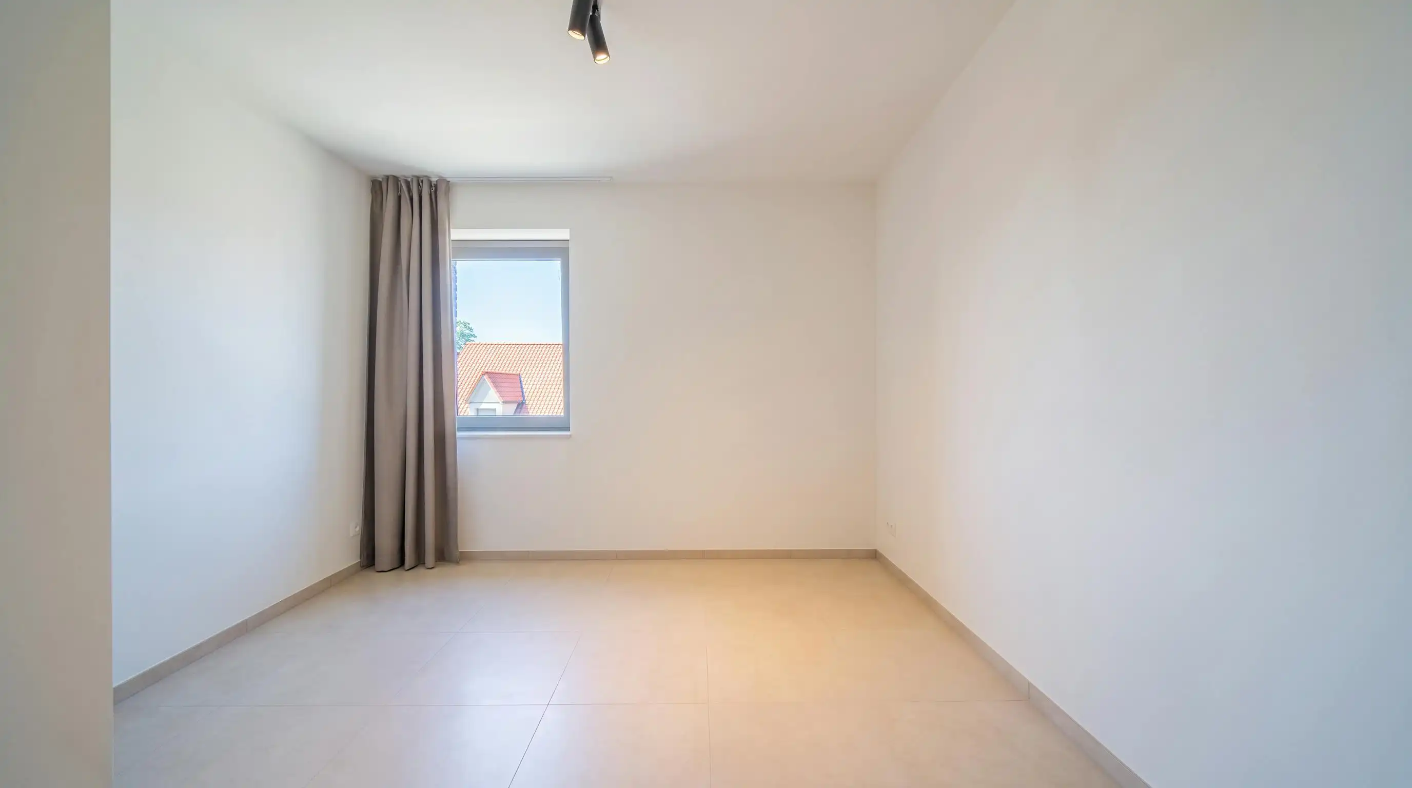 Recent appartement te koop met twee kamers in Vlamertinge foto 21
