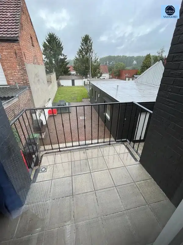 HANDELSHUIS EN APPARTEMENT MET 5 SLAAPKAMERS foto 14