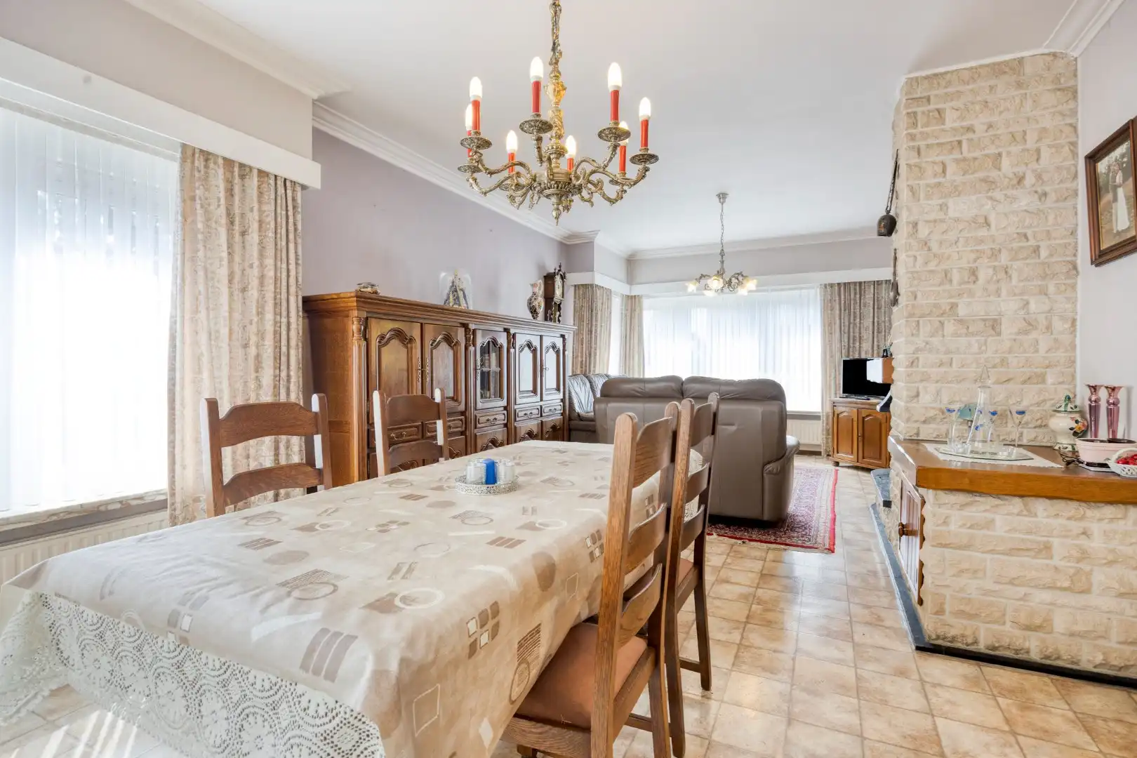Woning met 3 slaapkamers op 369 m² in het centrum van Geel ! foto 2