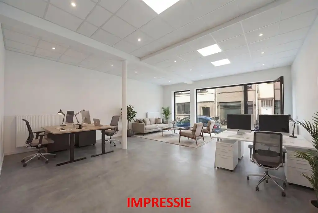 Handelsgelijksvloers in casco staat foto 4