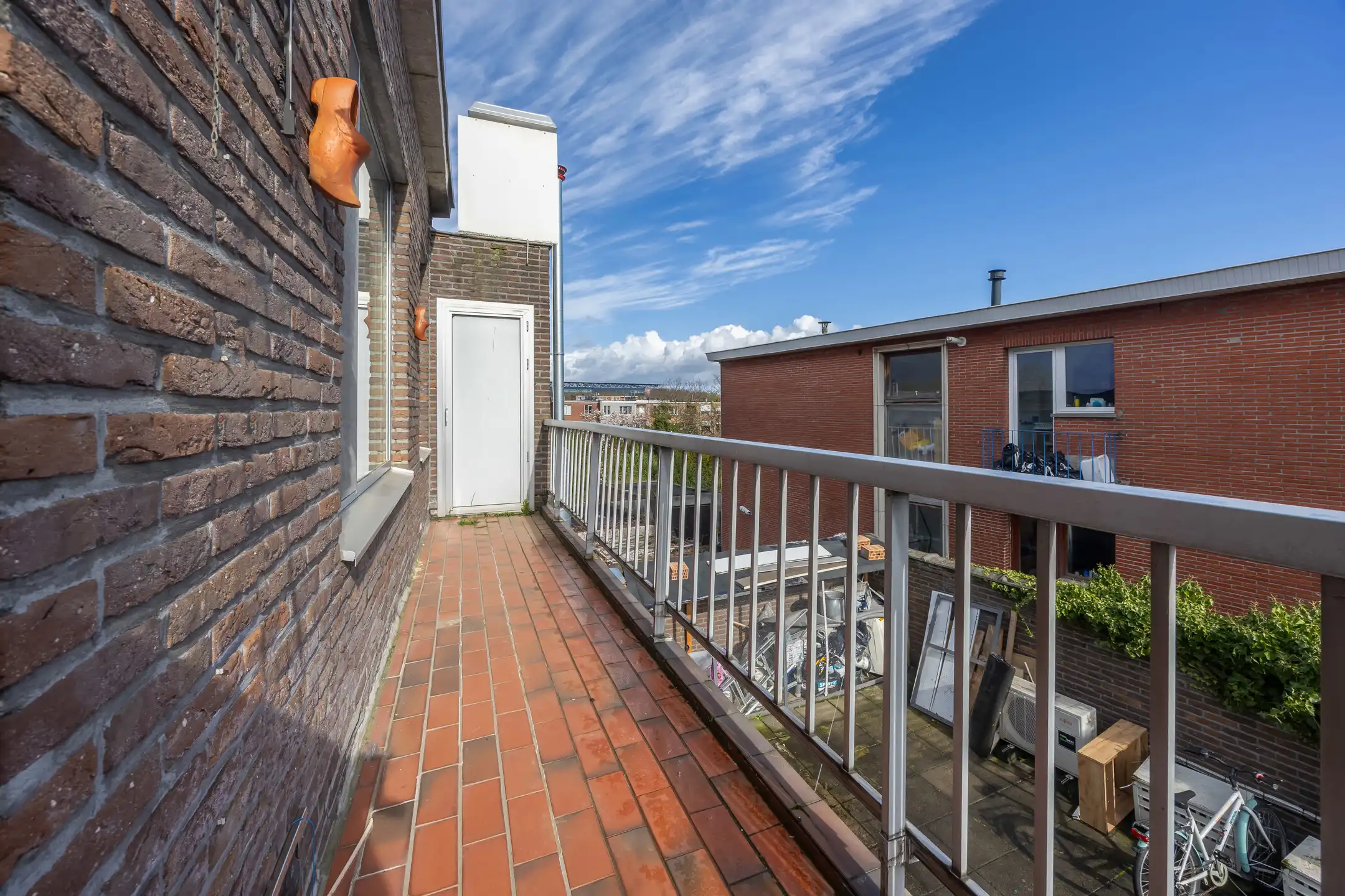 Goed gelegen appartement met 2 slaapkamers en terras foto 13
