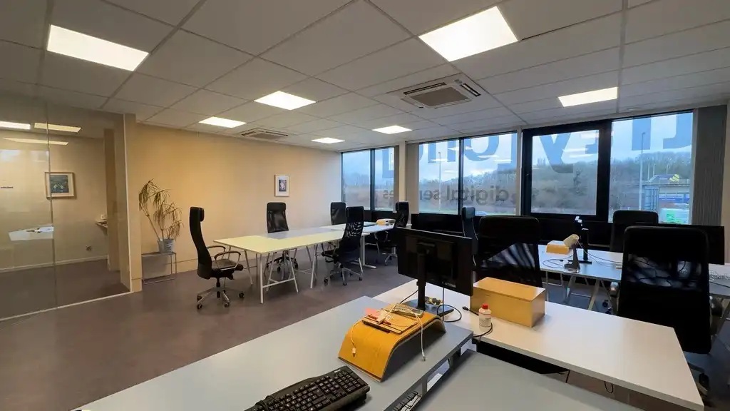 Ingedeelde kantoorruimte te huur met visibiliteit langs E17 in Gent foto 13