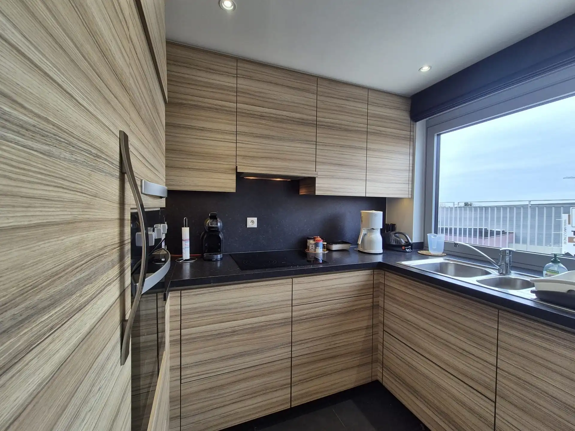 3-slaapkamer appartement met zeer grote terras huur in het centrum van Wetteren. foto 10