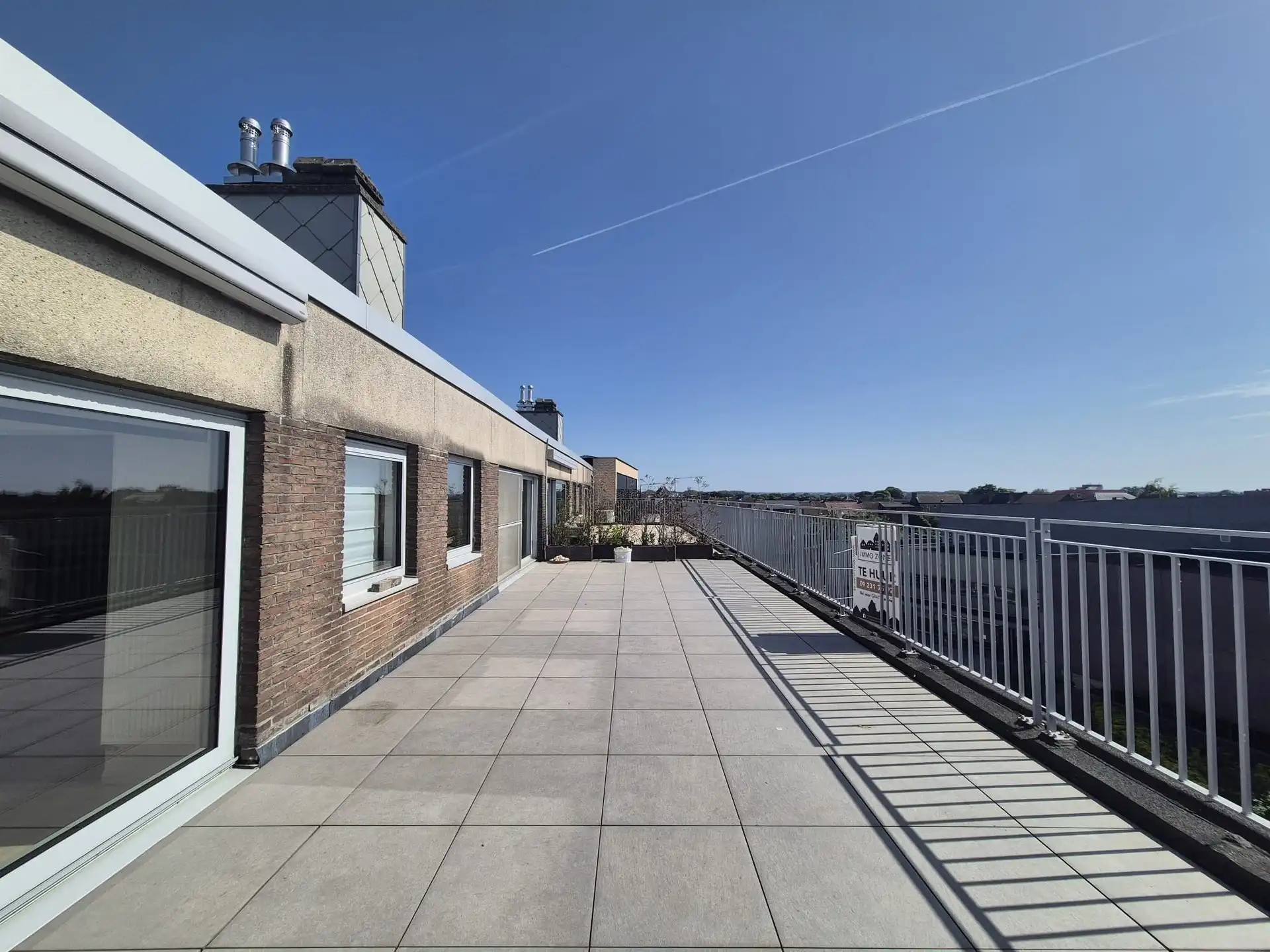 3-slaapkamer appartement met zeer groot terras huur in het centrum van Wetteren. foto 10