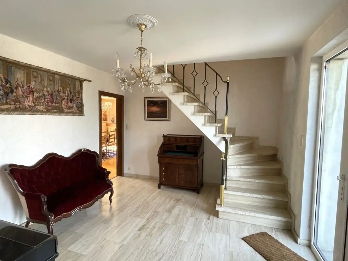 Karaktervolle vrijstaande villa met 5 slaapkamers en mooie tuin foto 3