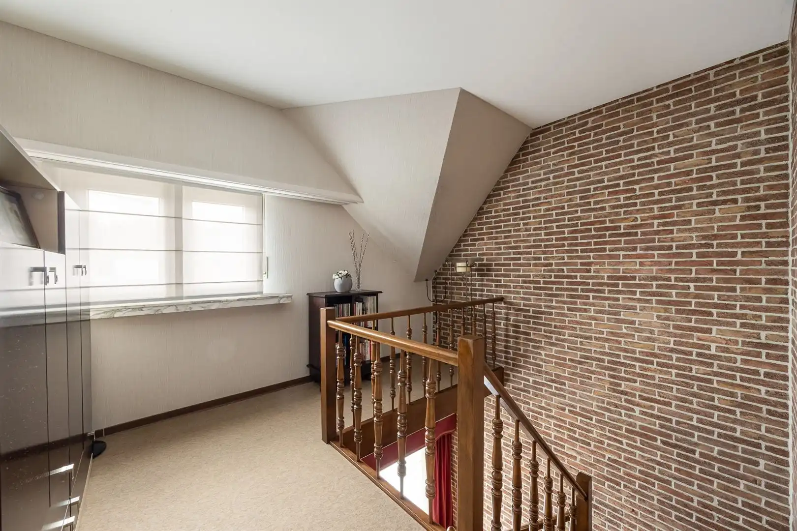 Charmante en karaktervolle woning met erg ruim bijgebouw.  foto 14