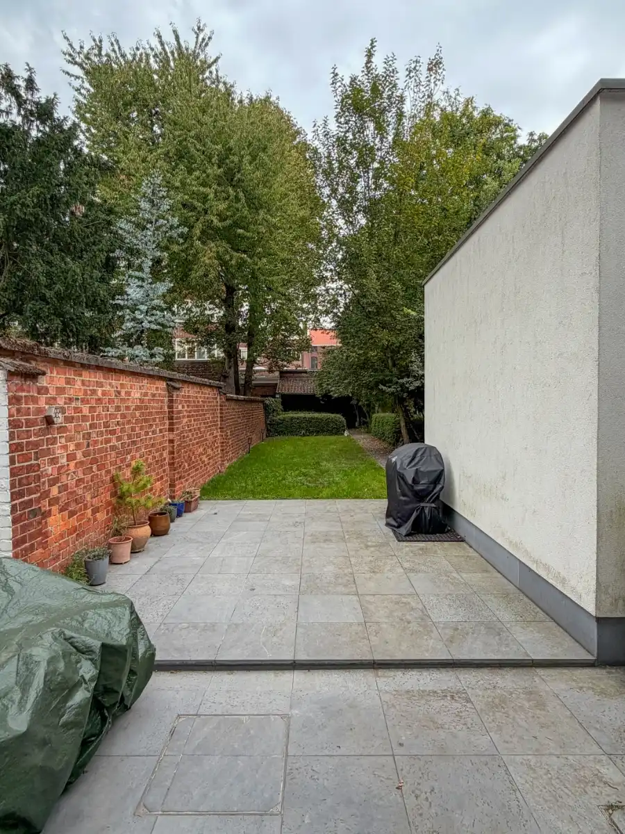 2 slaapkamer appartement (gelijkvloers) met grote tuin en grote garage vlakbij Sint-Pietersstation foto 18