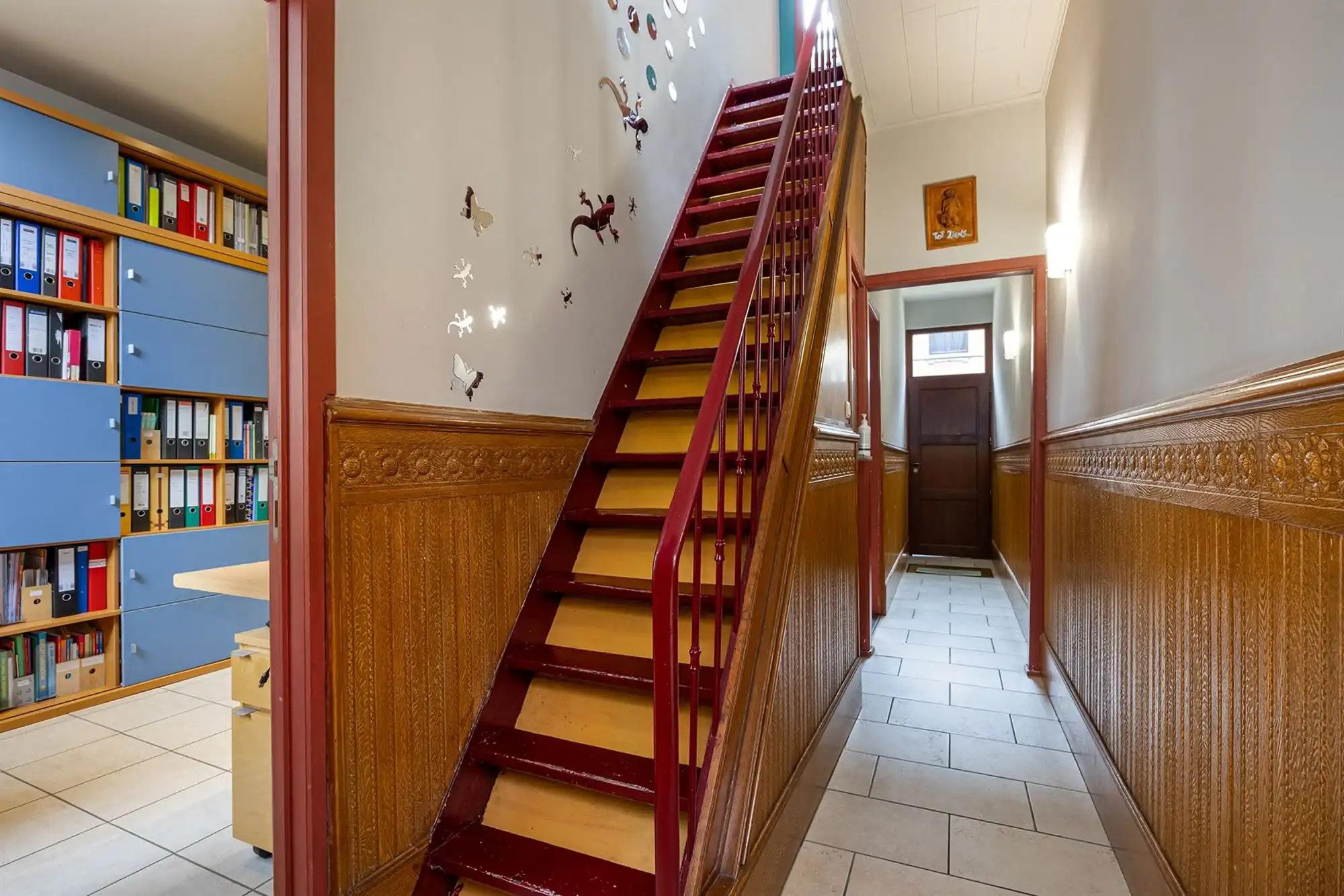 Charmant huis met twee slpks en leuke tuin foto 10