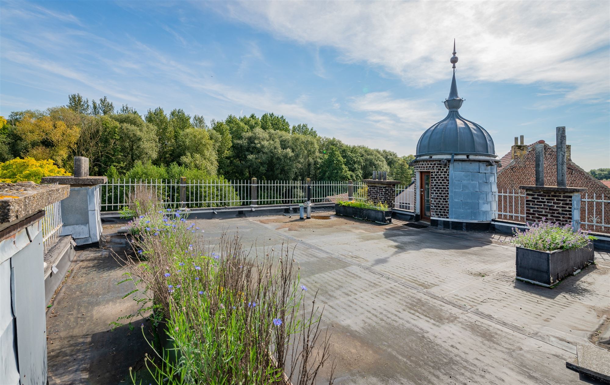 Kasteel Villa Ferrata met 3 vergunde appartementen foto 4