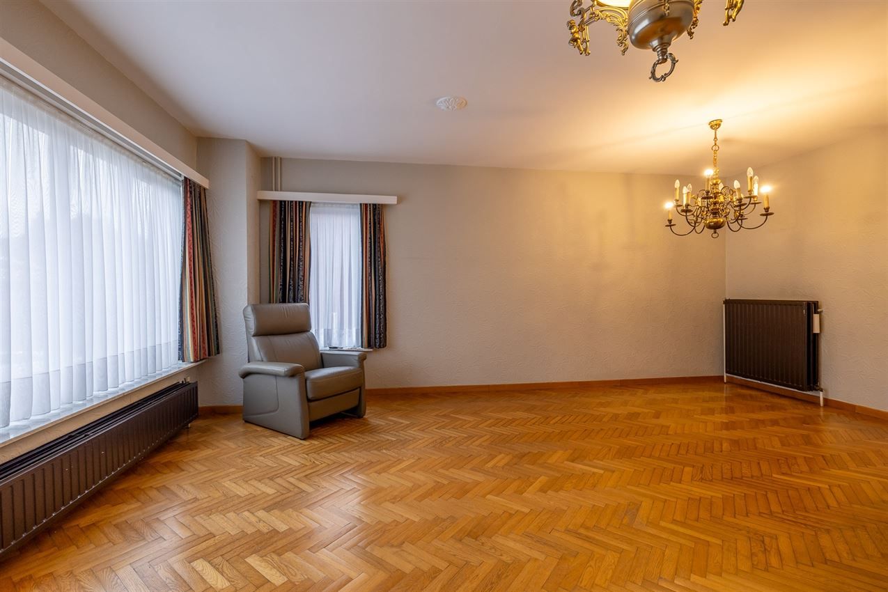 Stadswoning met 2 slk en ruimte inpandige garage foto 5