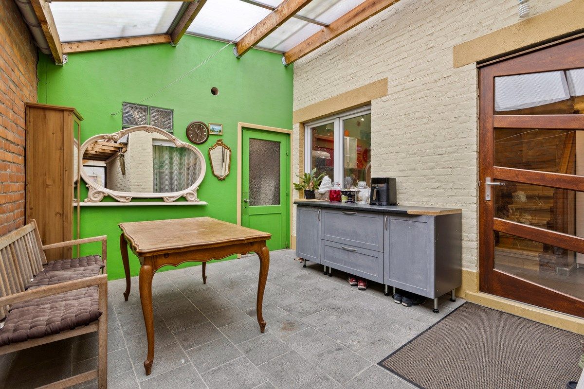Volledig gerenoveerde woning met 3 slaapkamers en autostaanplaats! foto 18