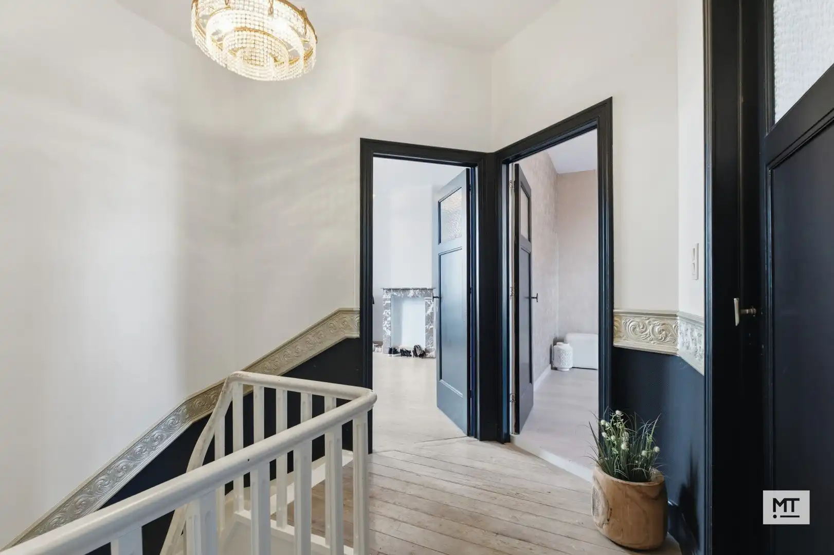 Bijzonder ruime herenwoning te koop in het centrum van Ieper foto 9