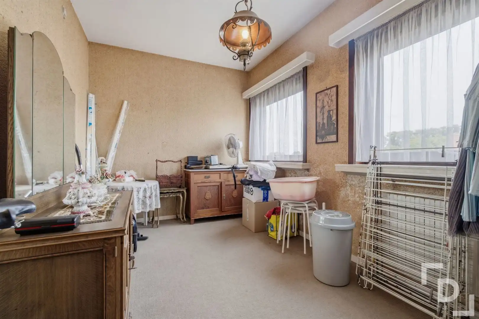 Ruim gebouw te koop met handelsruimte en appartement in Woumen. foto 35
