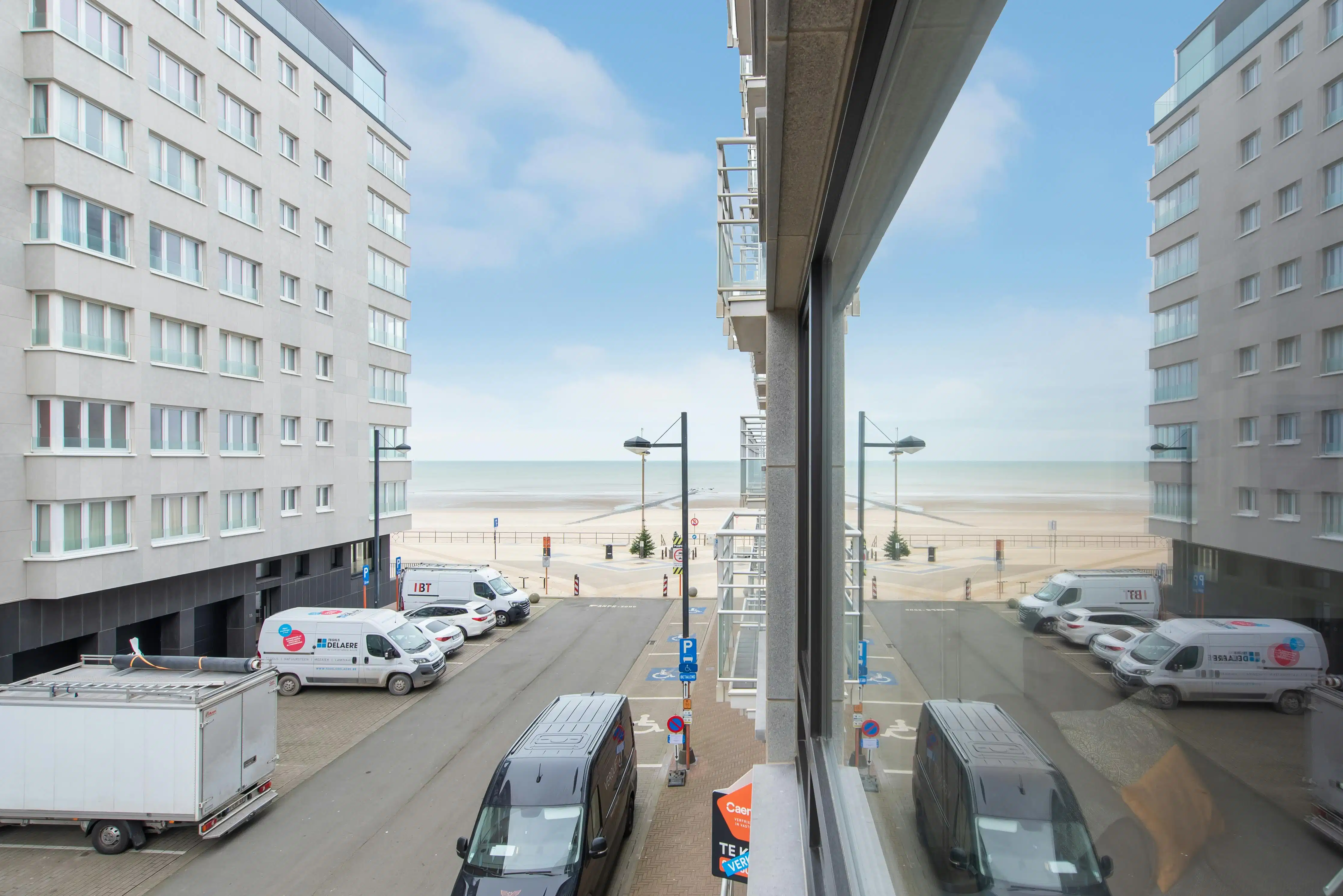 Studio met zijdelings zeezicht te koop te Middelkerke. foto {{pictureIndex}}