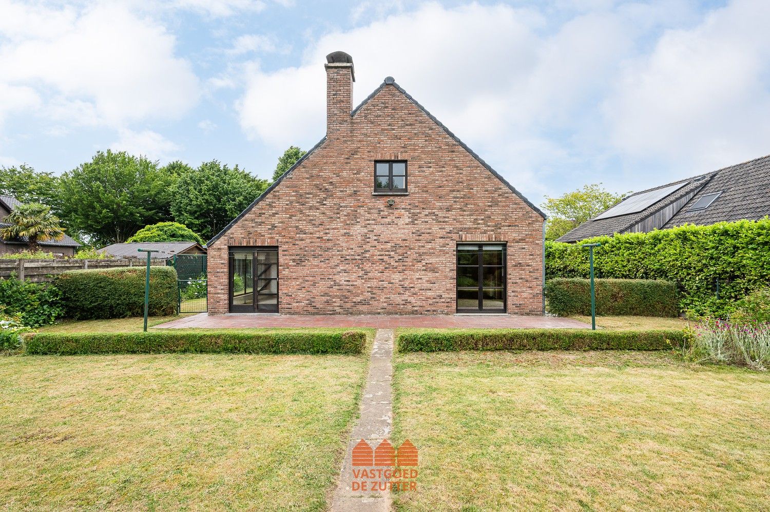 Ruime woning met potentieel en zuidgerichte tuin in doodlopende straat foto 7