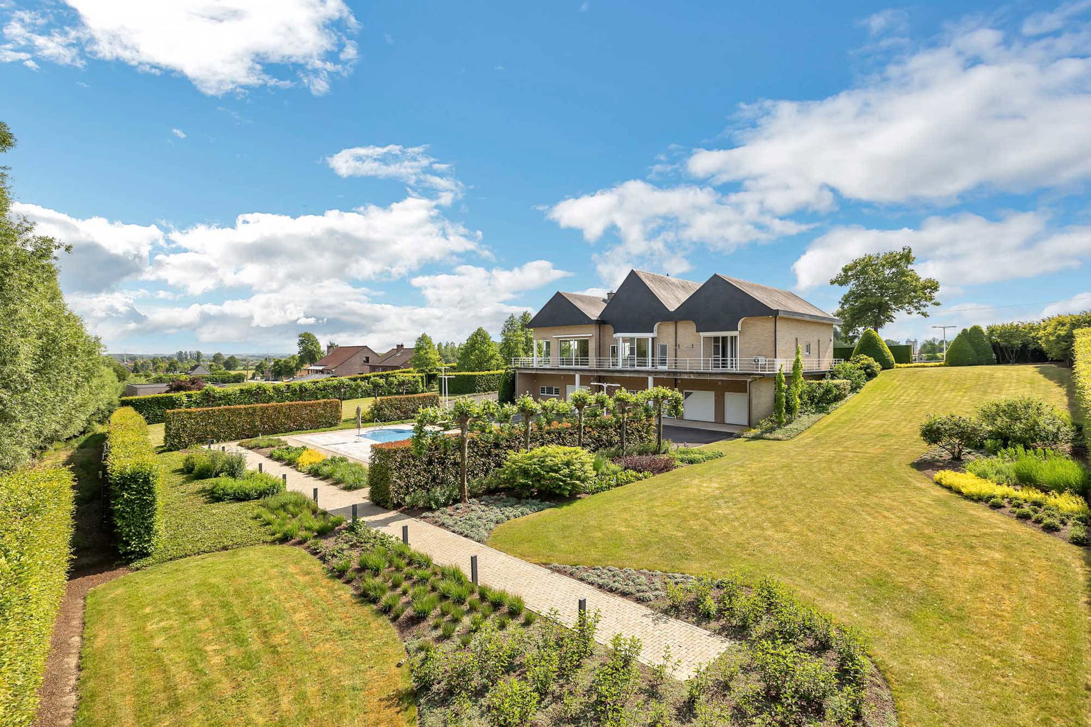 Unieke villa met zwembad, op riant perceel van 53 a 28 ca foto 29