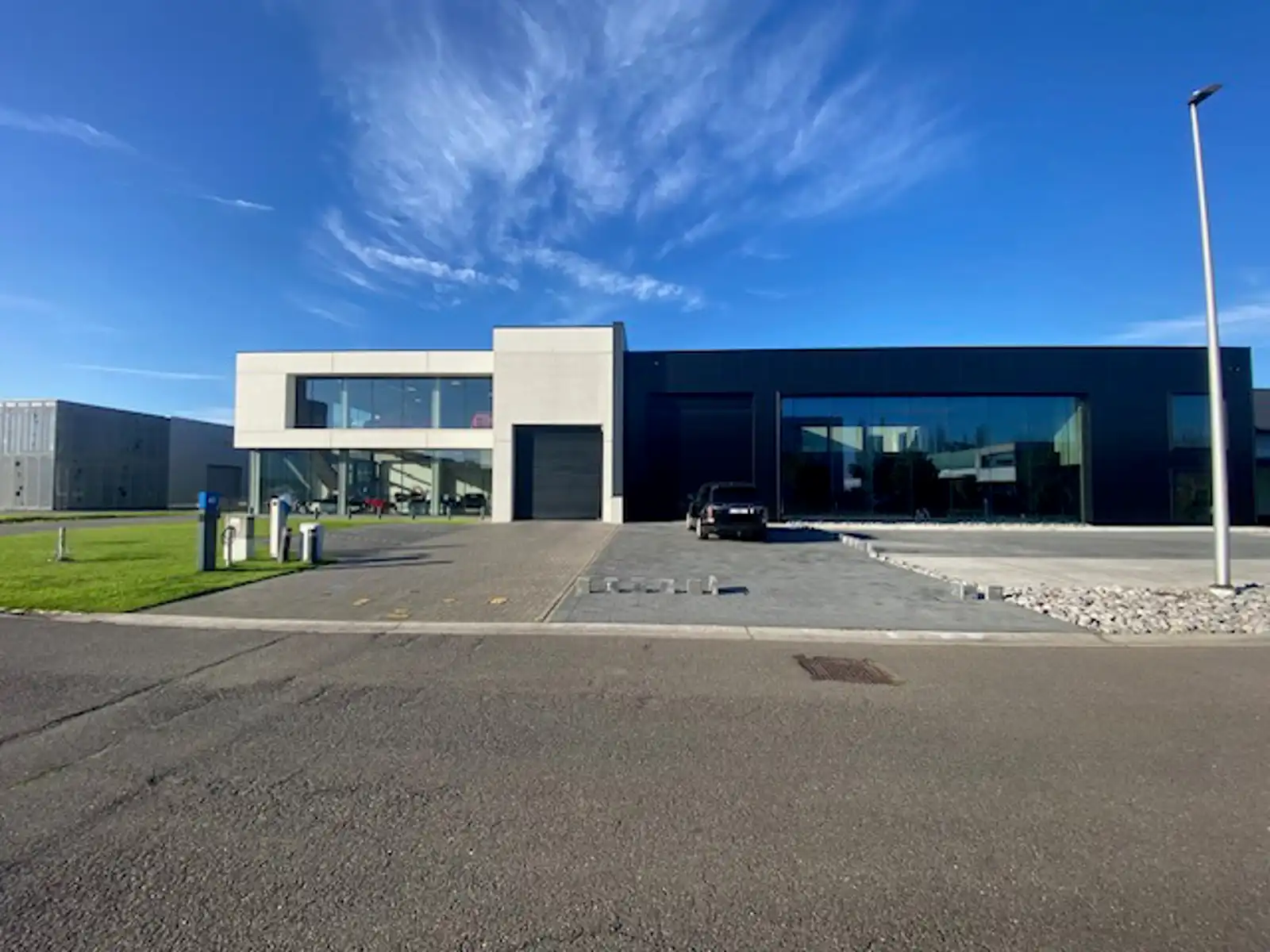 EXCLUSIEF INDUSTRIEEL COMPLEX, MODERN CASCO MULTIFUNCTIONEEL foto 2