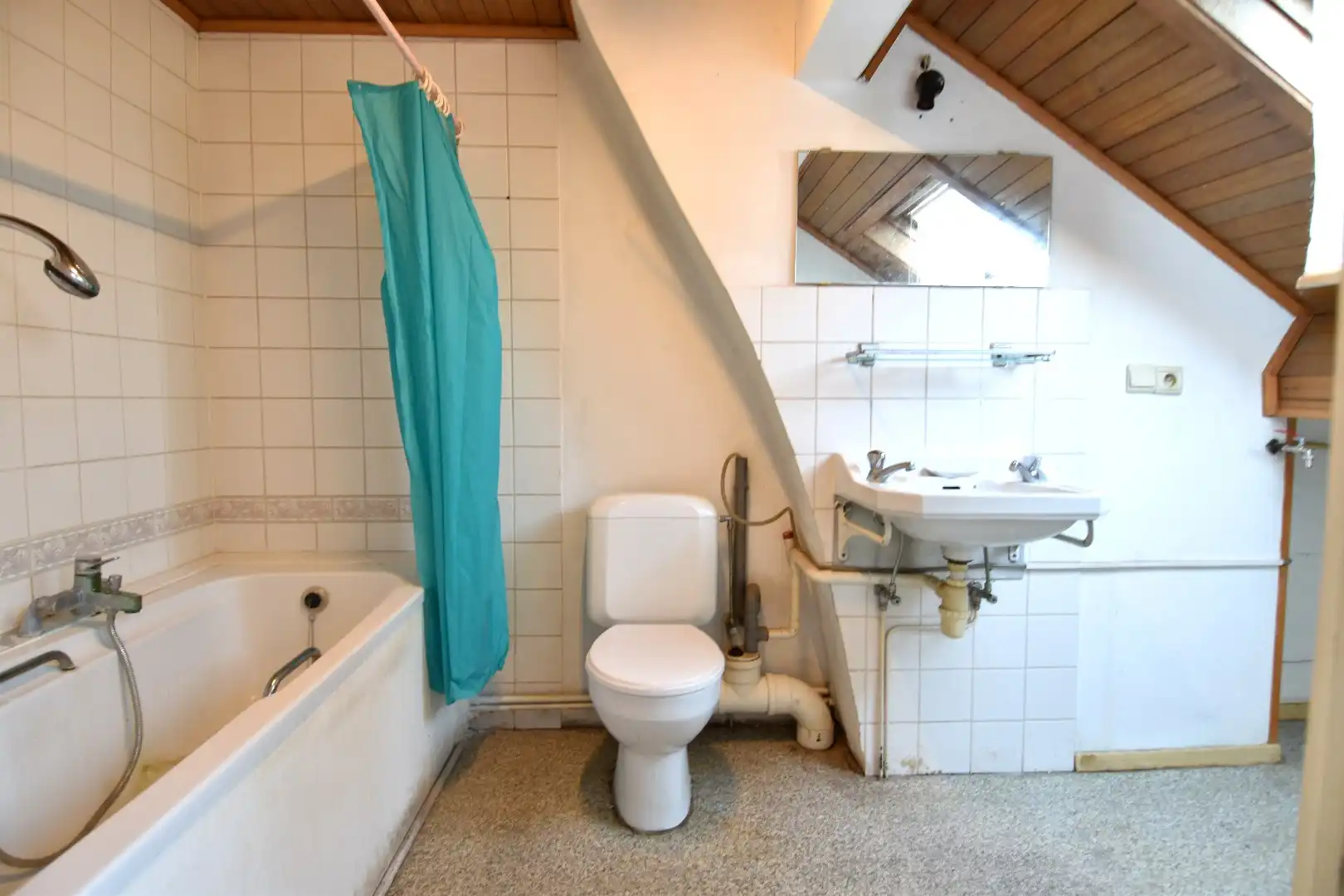 Ruime 3-slaapkamerwoning met bovenliggend appartement (woning) te koop in centrum-Kortrijk foto 11