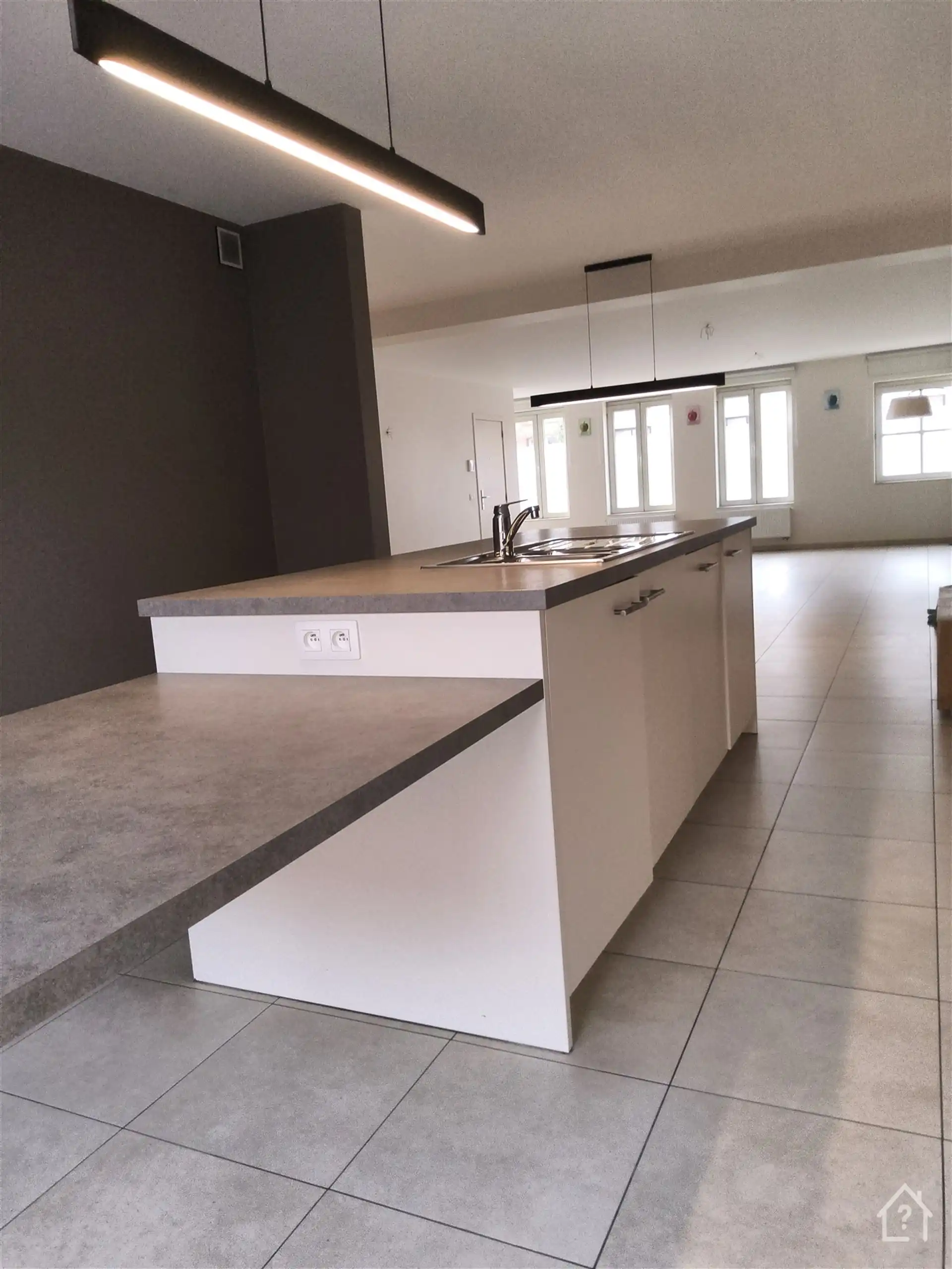 2 slaapkamer appartement met privatieve tuin en 2 parkings foto 10