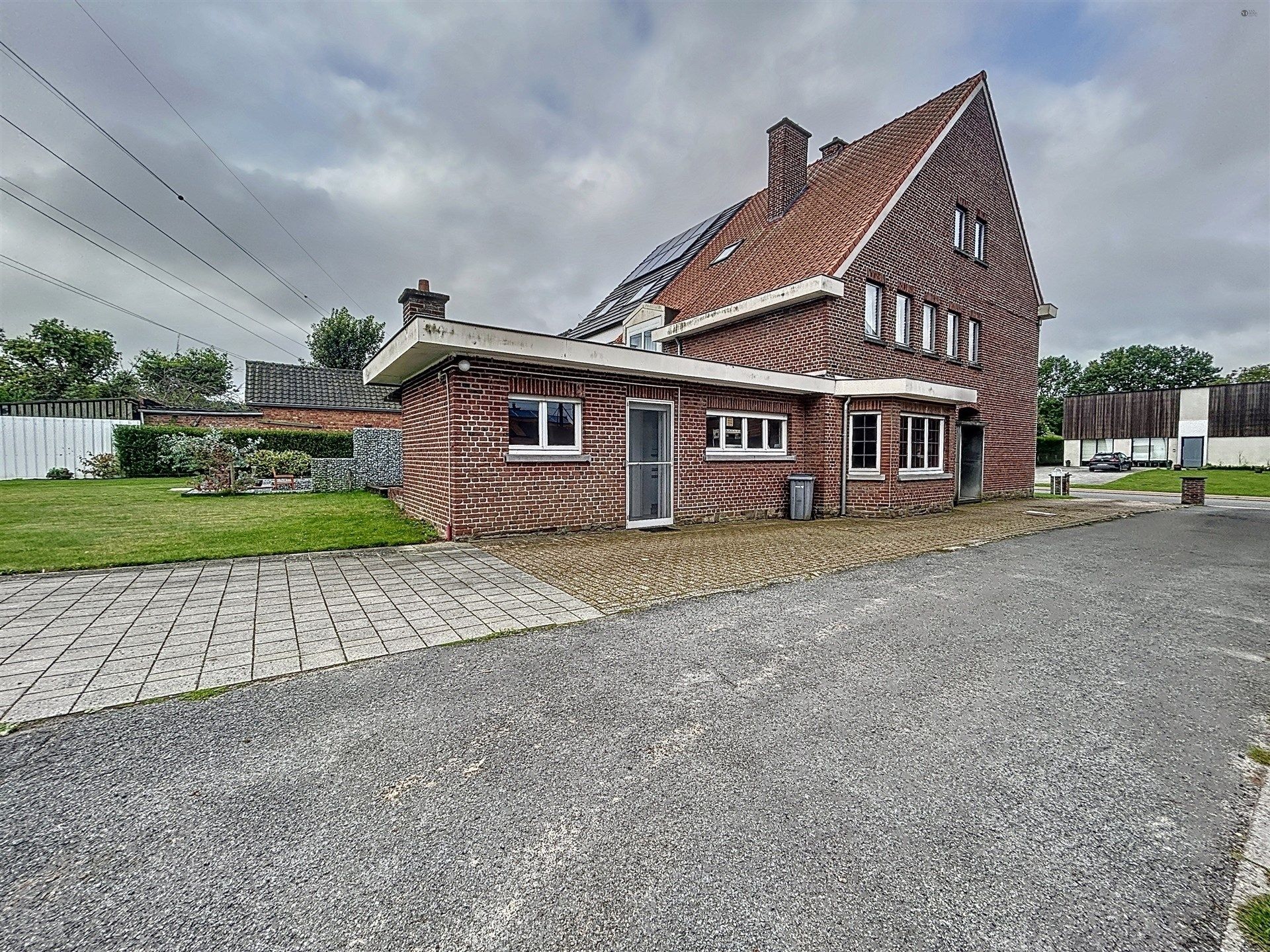 Ruime half open bebouwing met aparte garage op perceel van 800m² foto 23