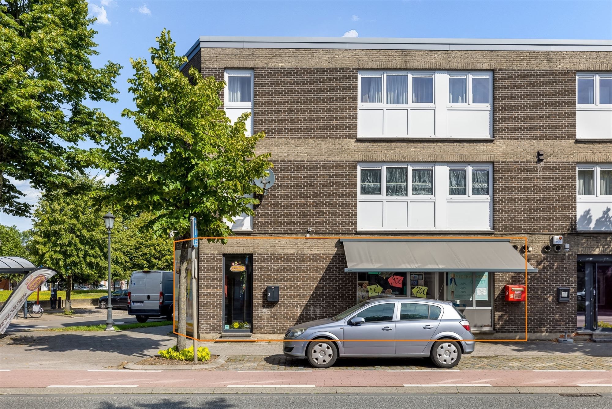 RUIM HANDELSPAND (123M²) IDEAAL GELEGEN OP DE HOEK VAN DE MARKT EN DE DORPSSTRAAT TE HEPPEN foto 18