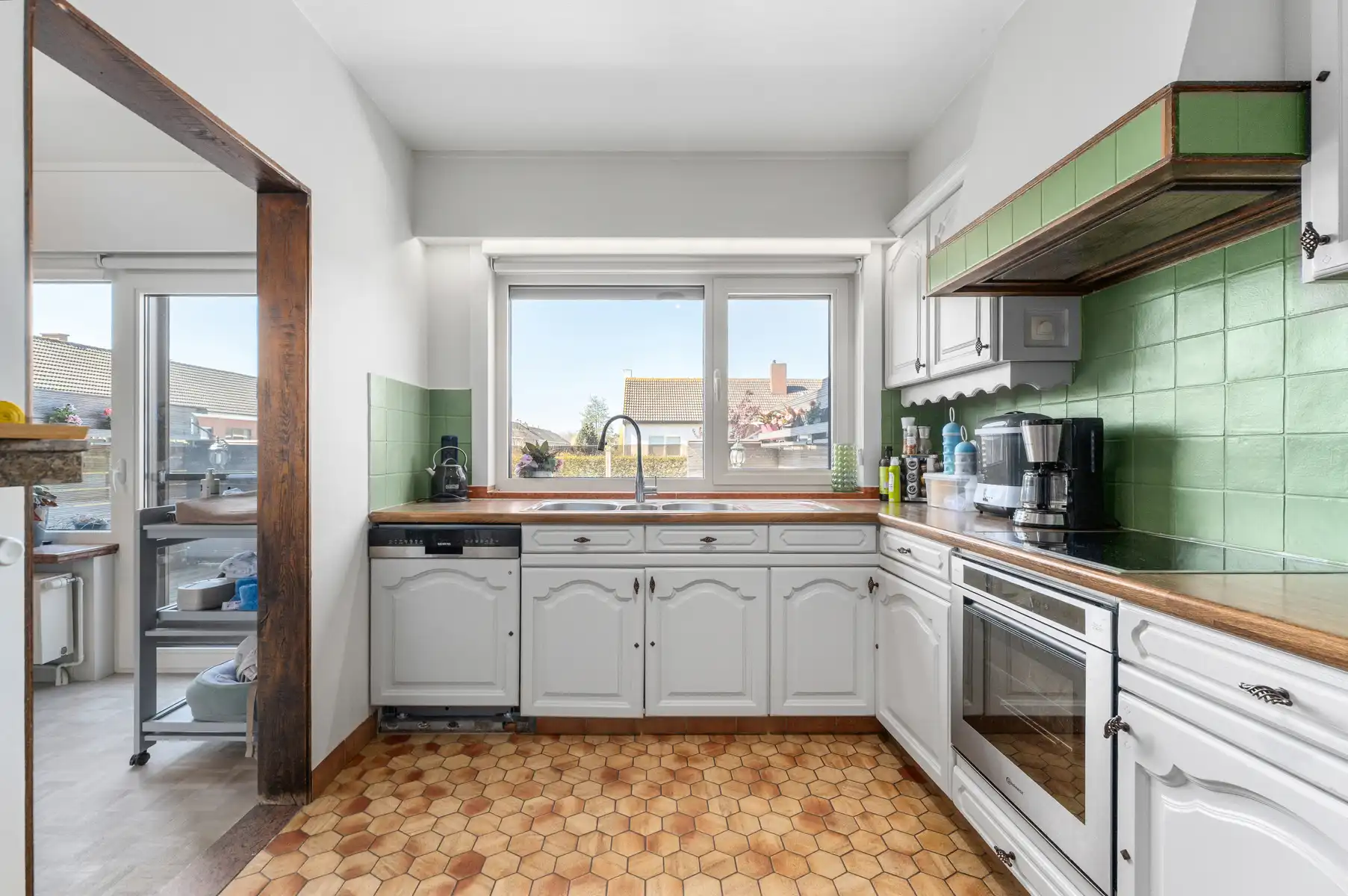 Instapklare woning met garage en tuin foto 5