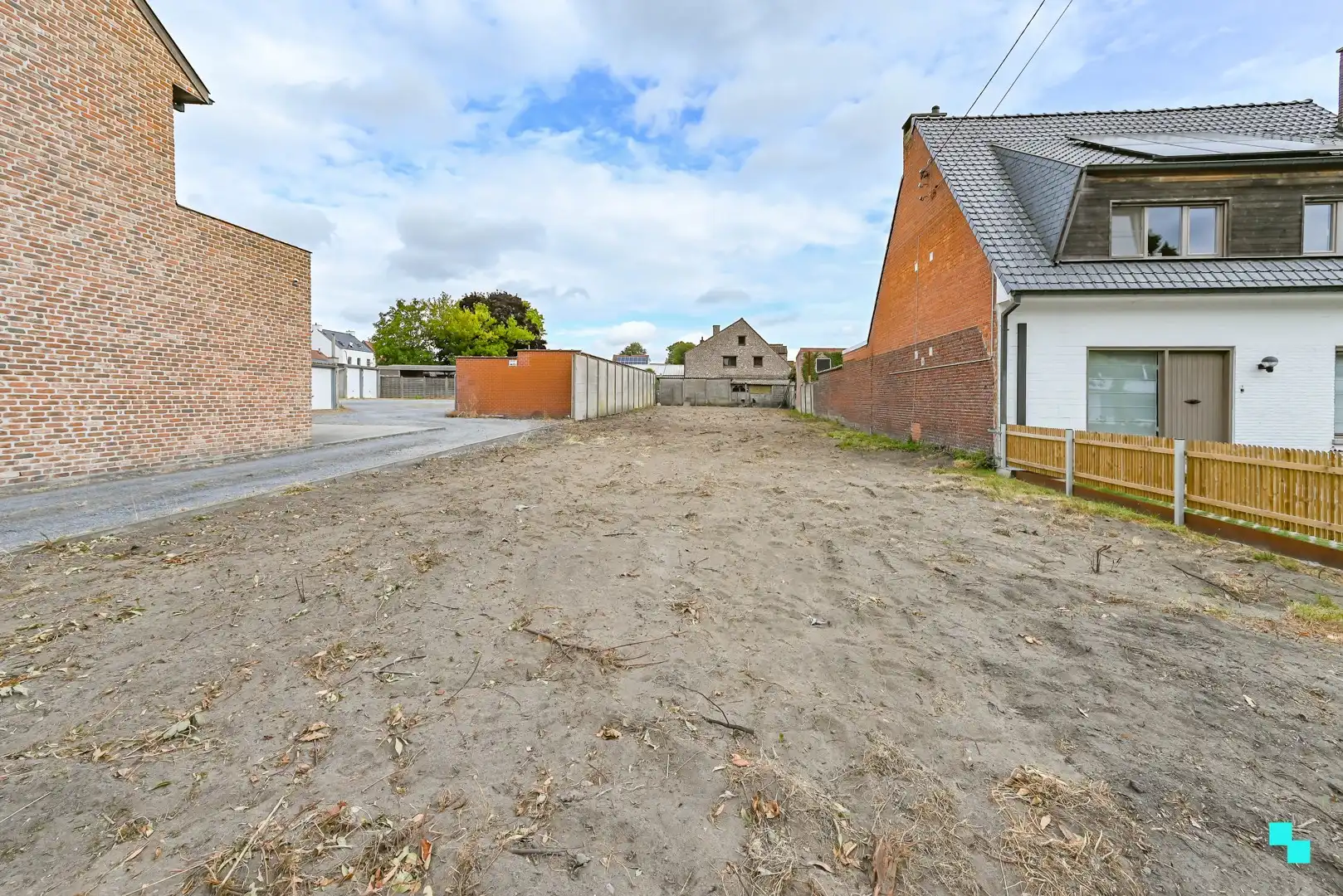 Bouwgrond zonder bouwverplichting van 551 m² voor halfopen bebouwing te Emelgem foto 4