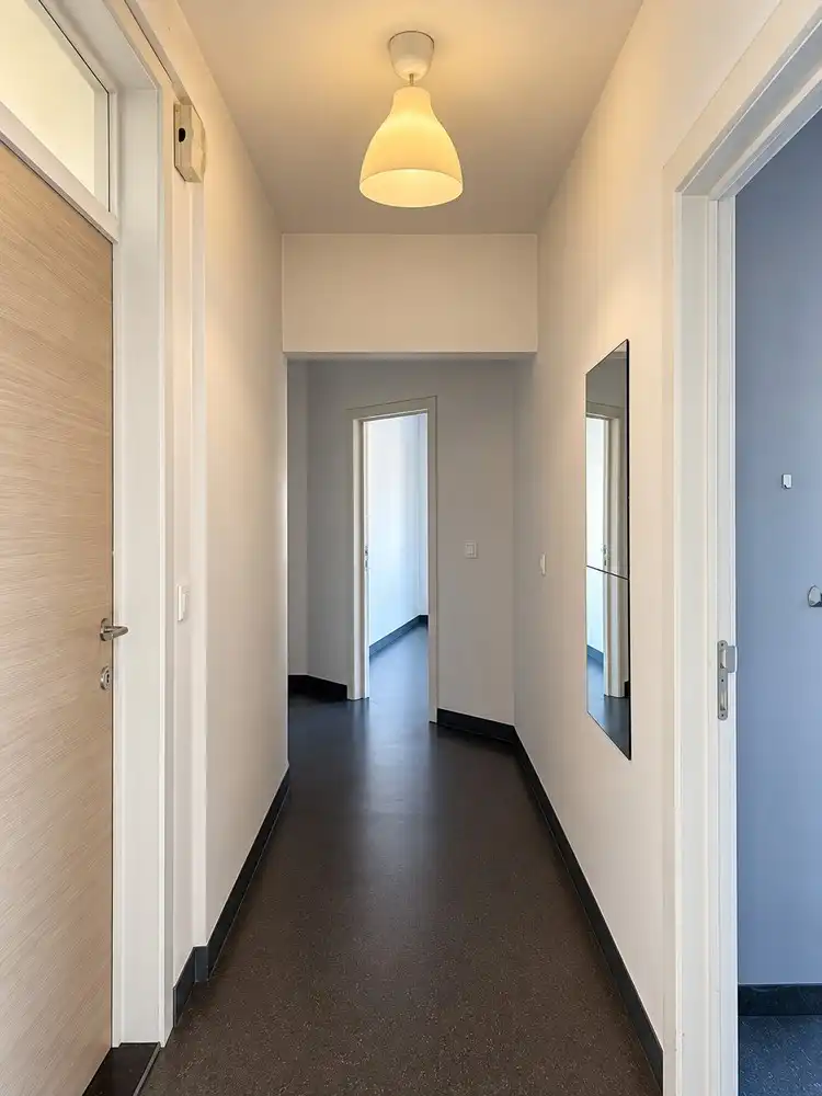 Ruim en zonnig 3-slaapkamerappartement van ca. 160 m² in het centrum van Merelbeke en mogelijkheid tot terras foto 3