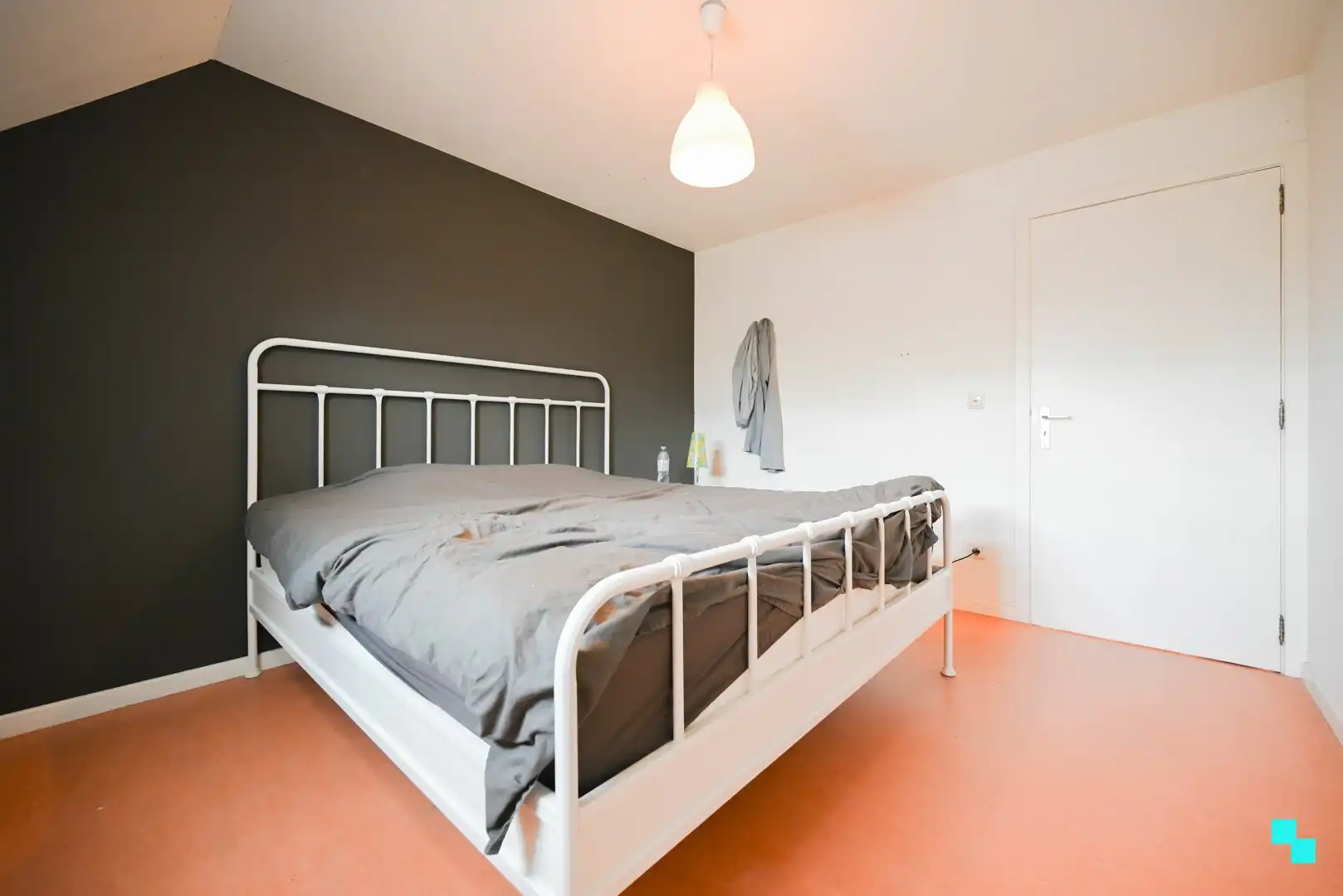 Alleenstaande, te renoveren villa in residentiële buurt foto 21